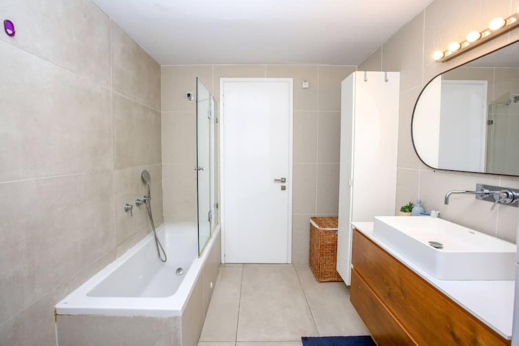 Ultra Luxury 3BR Beach Apartment