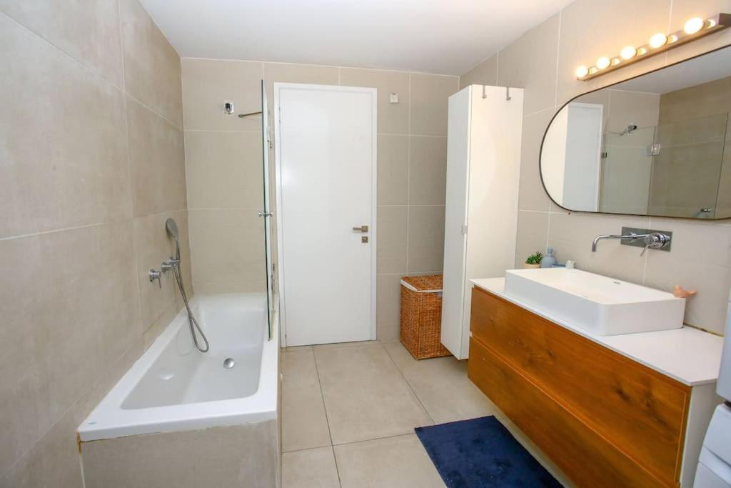 Ultra Luxury 3BR Beach Apartment
