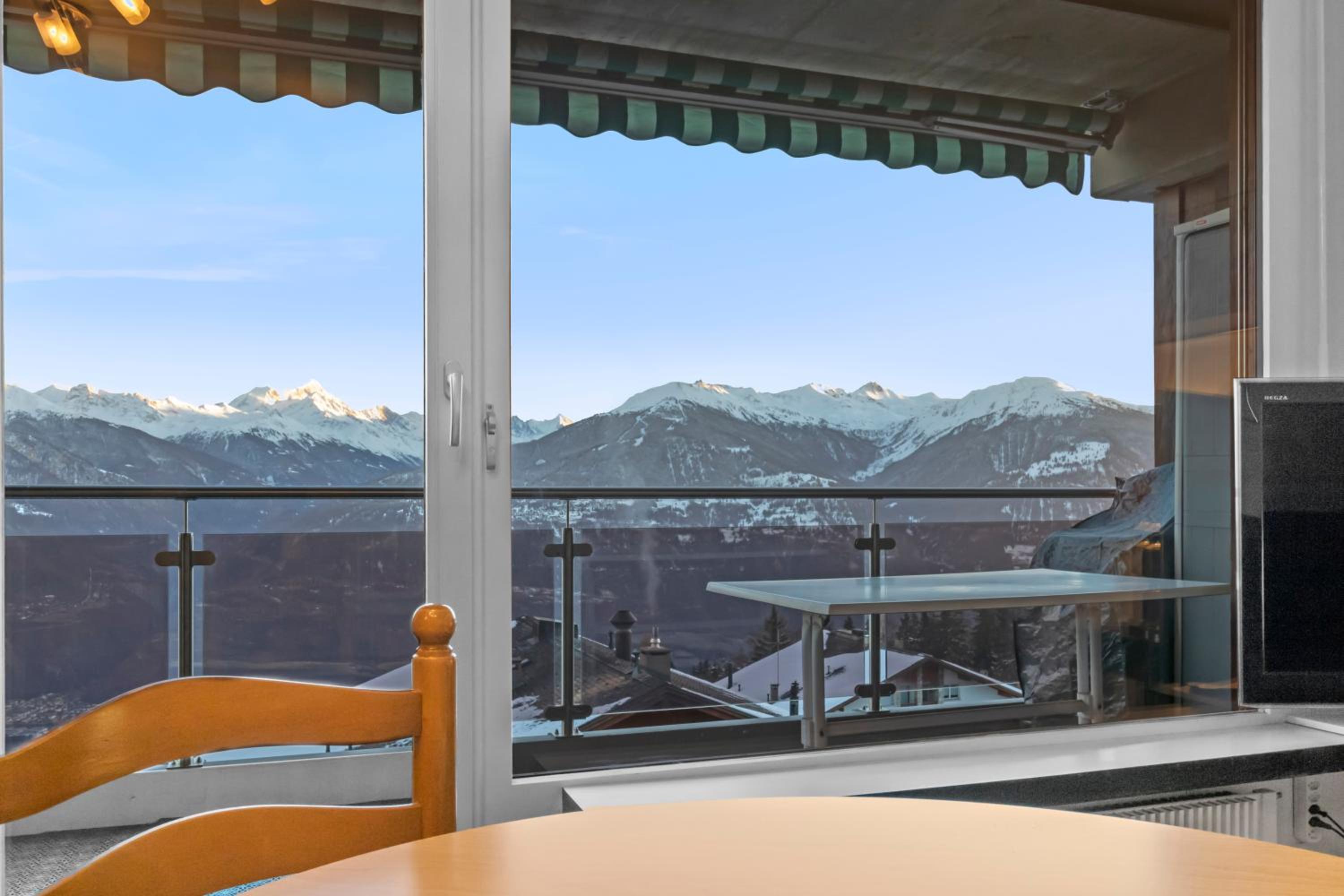 Logement avec vue époustouflante sur les montagnes