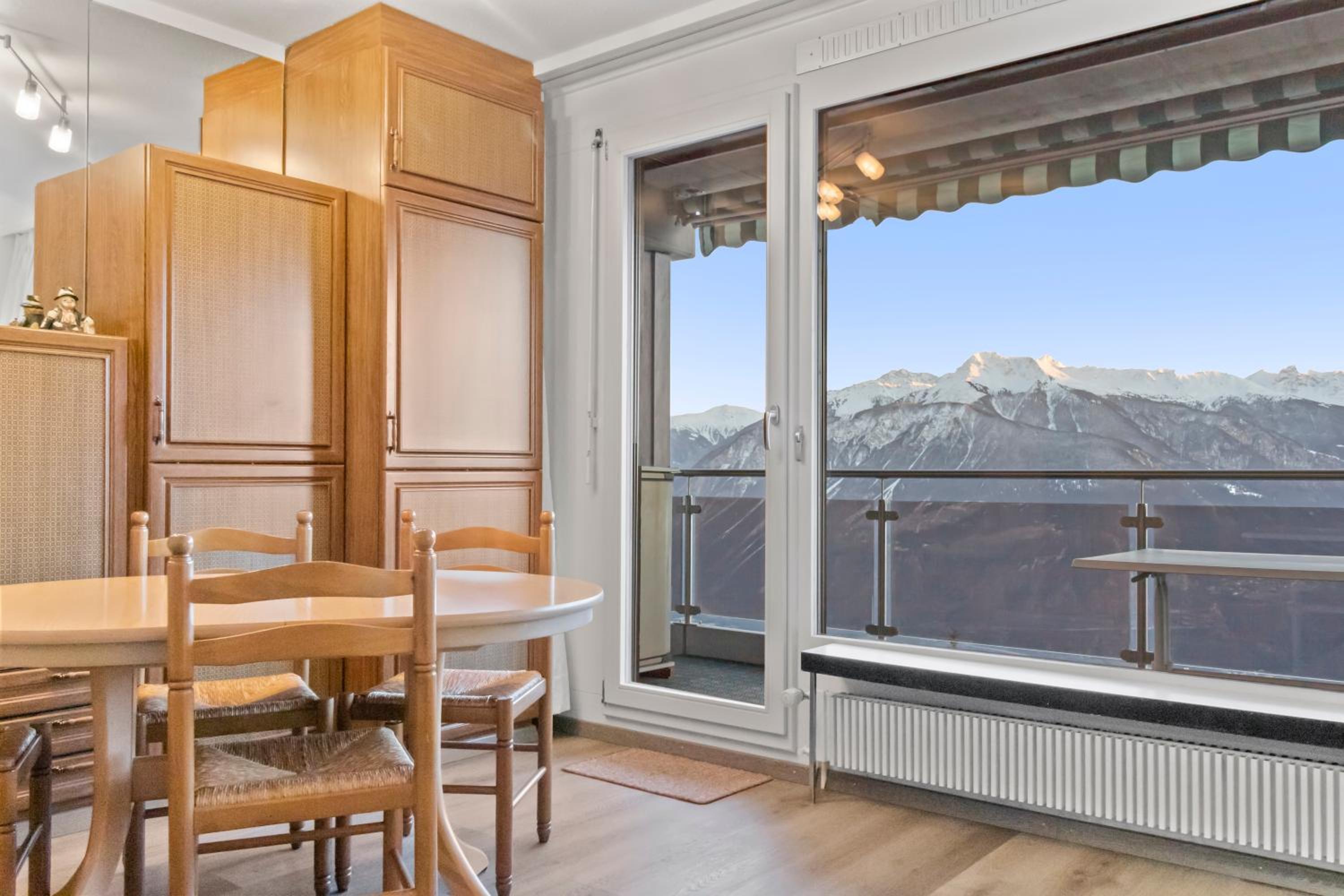 Logement avec vue époustouflante sur les montagnes