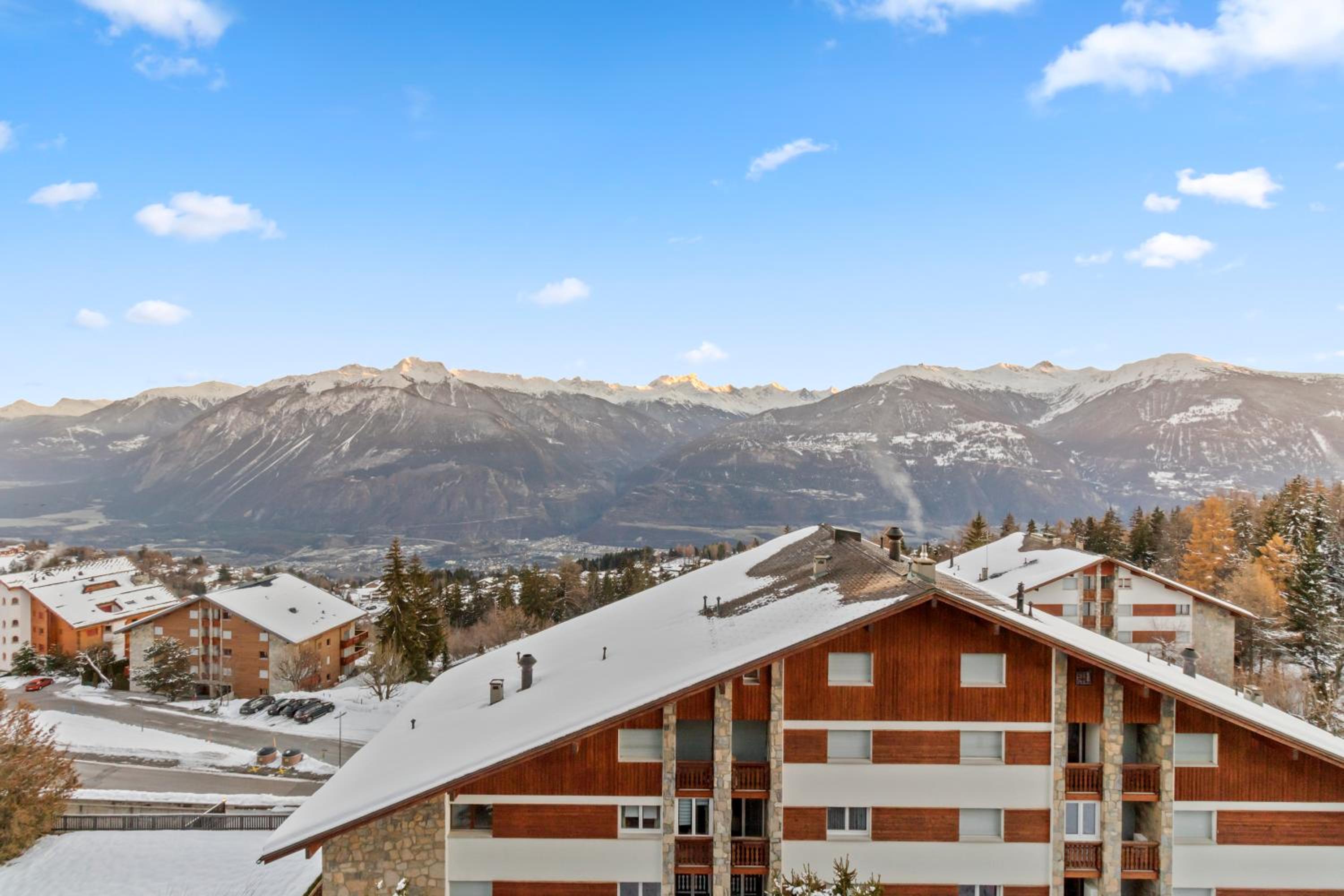 Logement avec vue époustouflante sur les montagnes