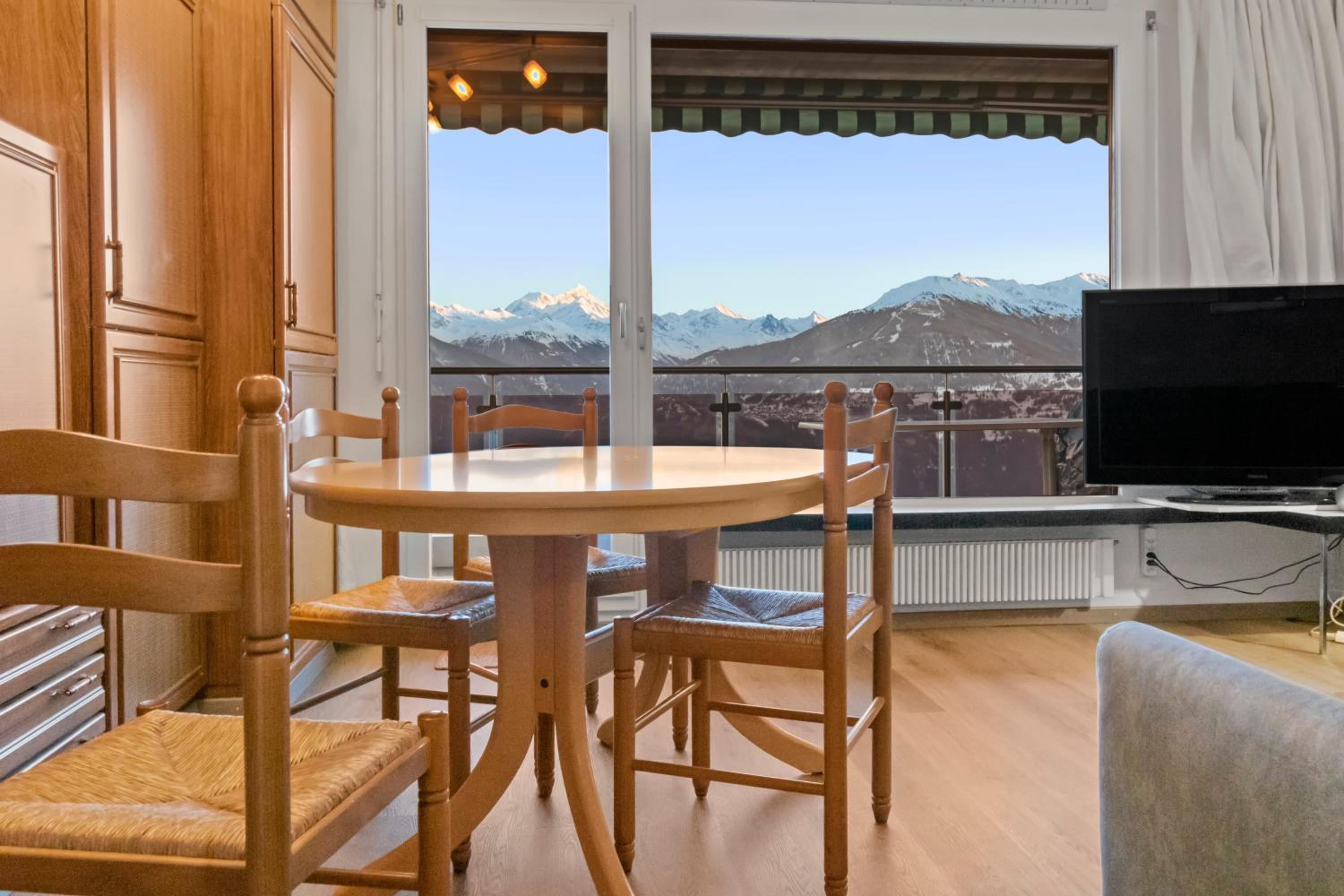 Logement avec vue époustouflante sur les montagnes