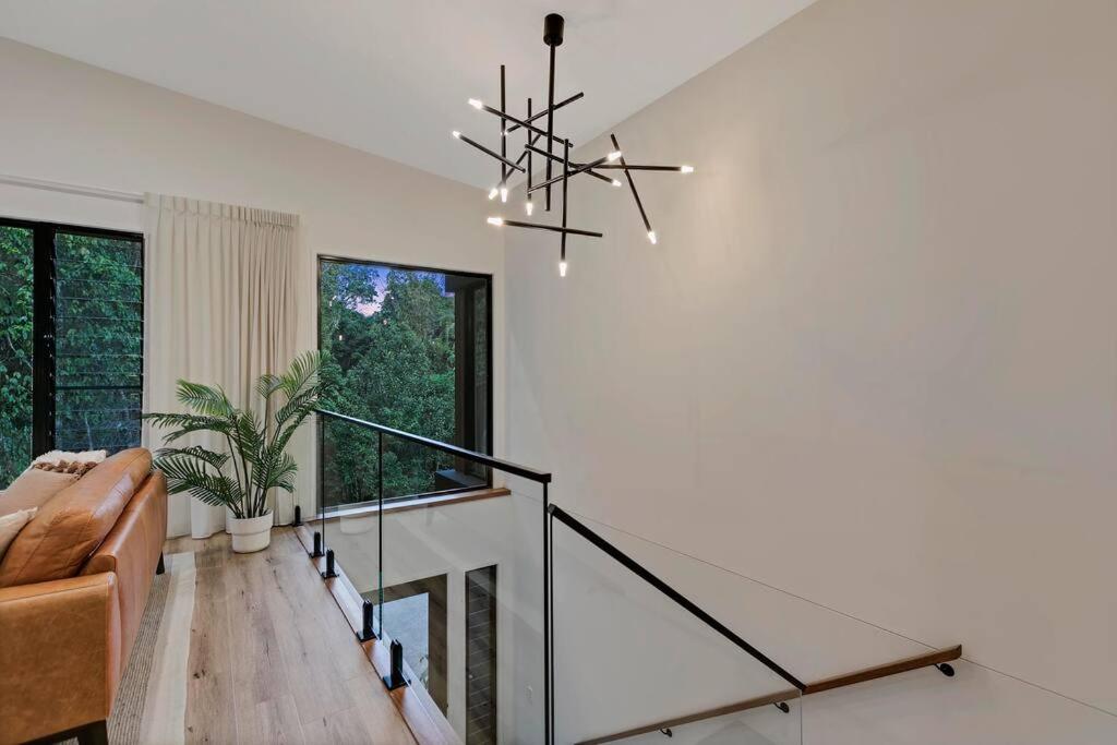 Rainforest Villa: Luxe Escape