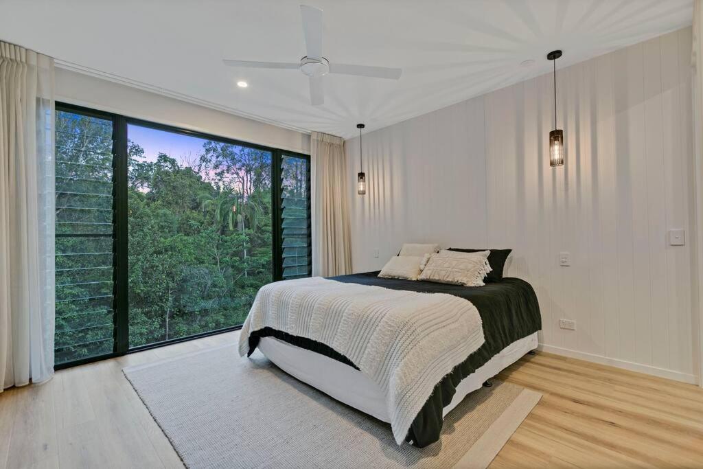 Rainforest Villa: Luxe Escape