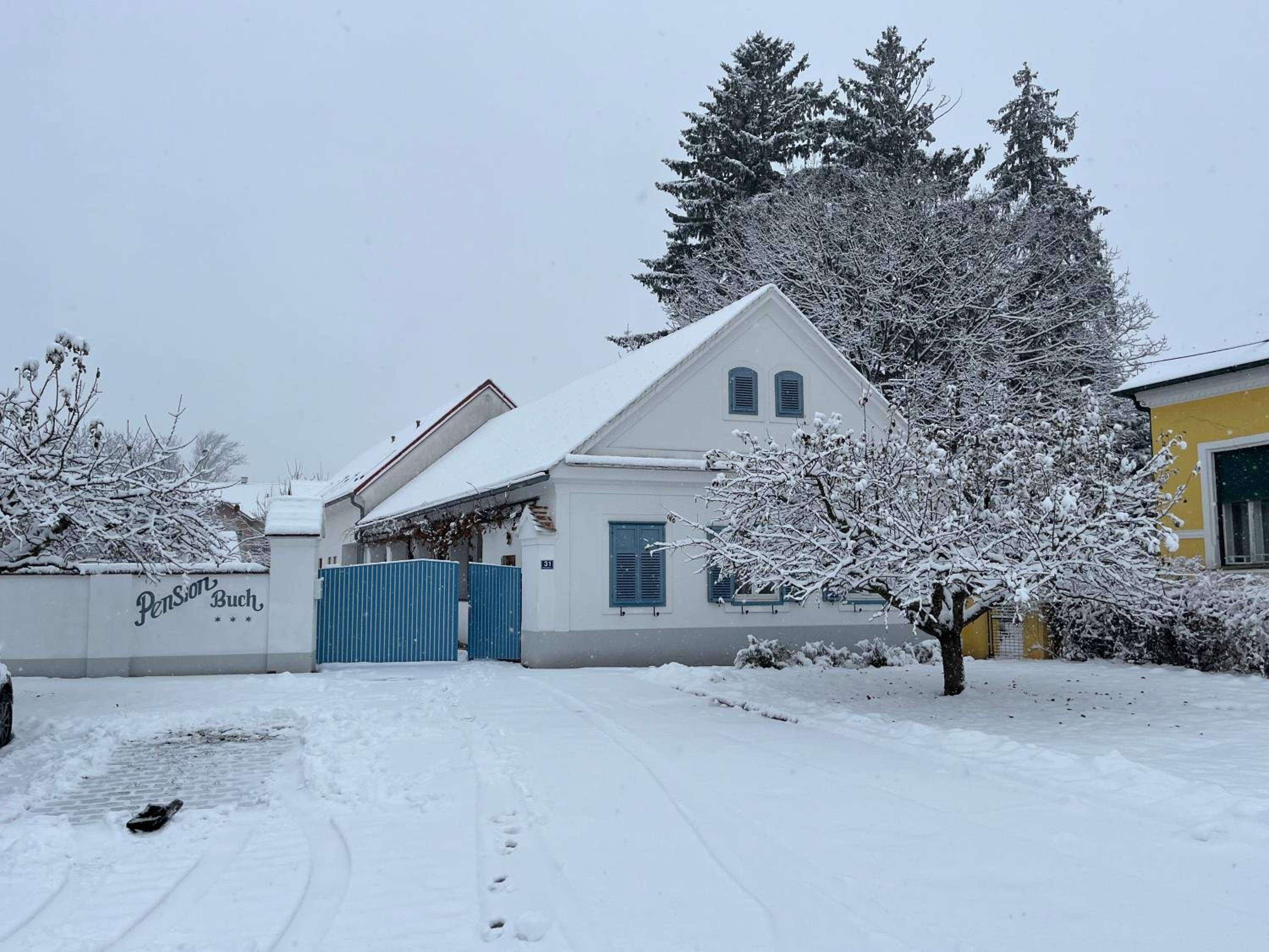 Pension Buch, Bed and Breakfast