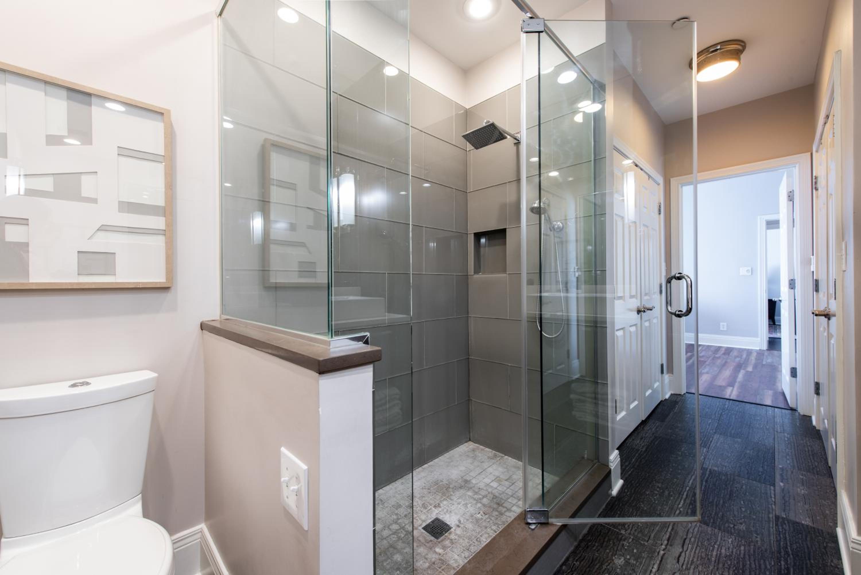 Luxe Louisville Condo~King BR~Near YUM Center