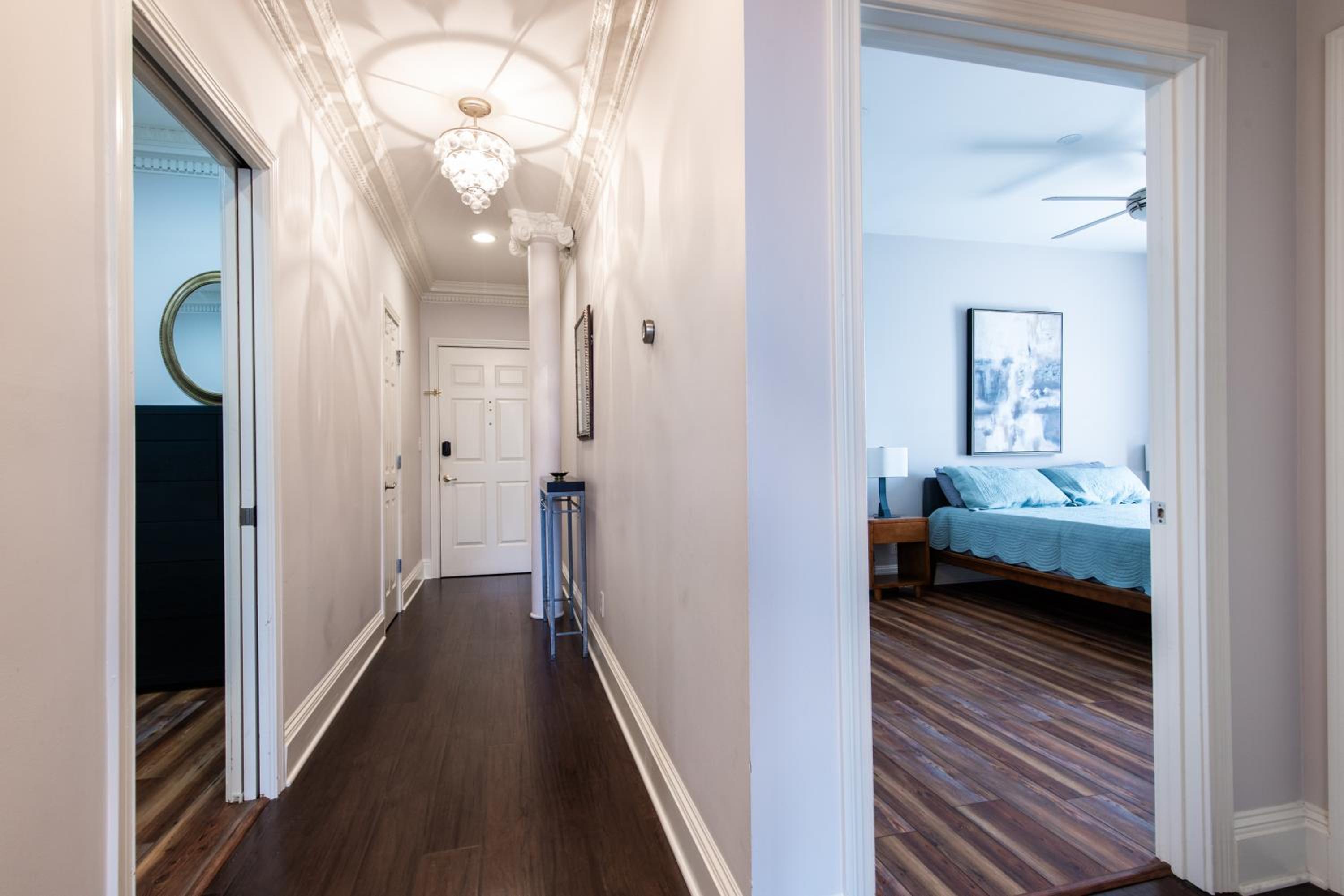 Luxe Louisville Condo~King BR~Near YUM Center