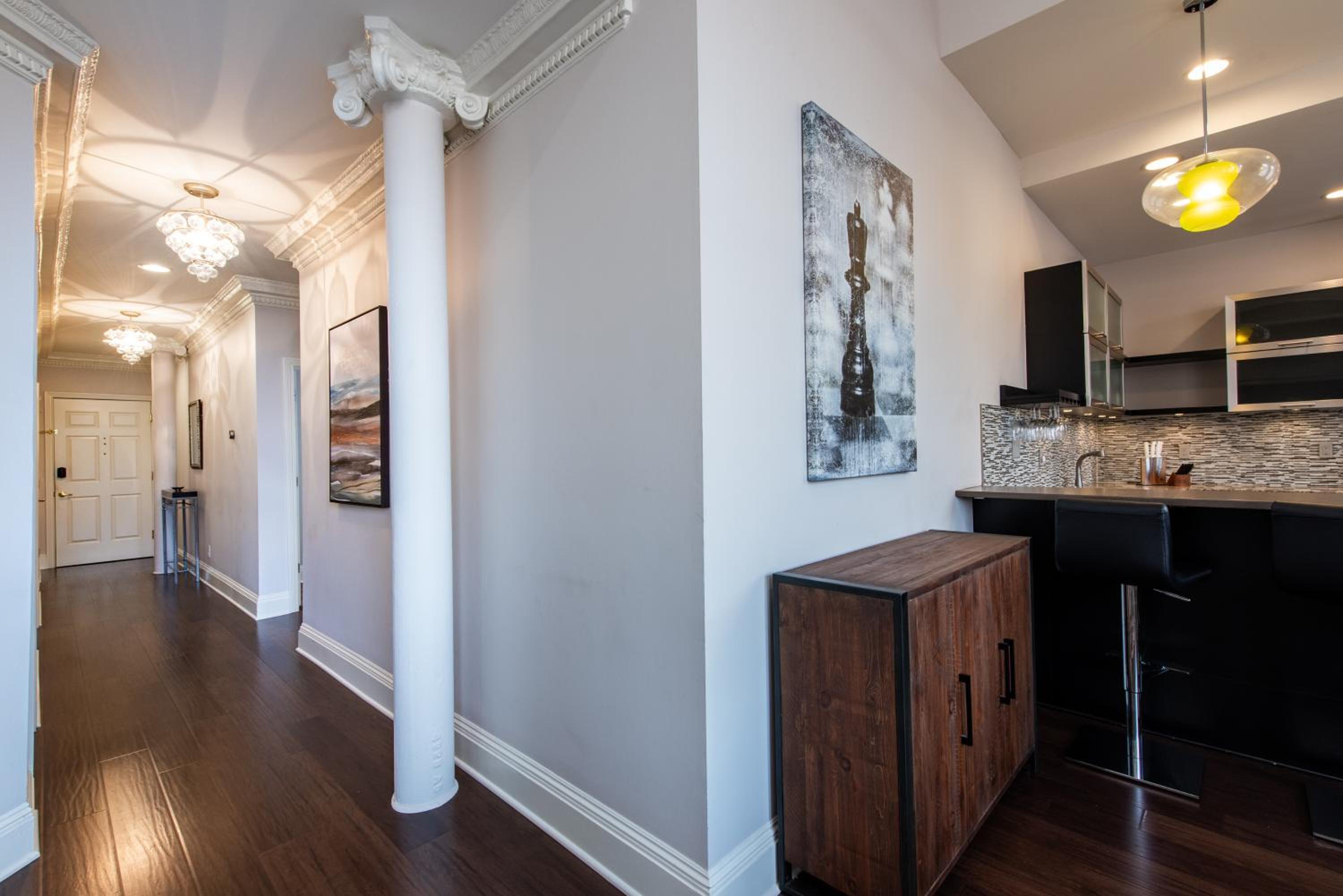 Luxe Louisville Condo~King BR~Near YUM Center