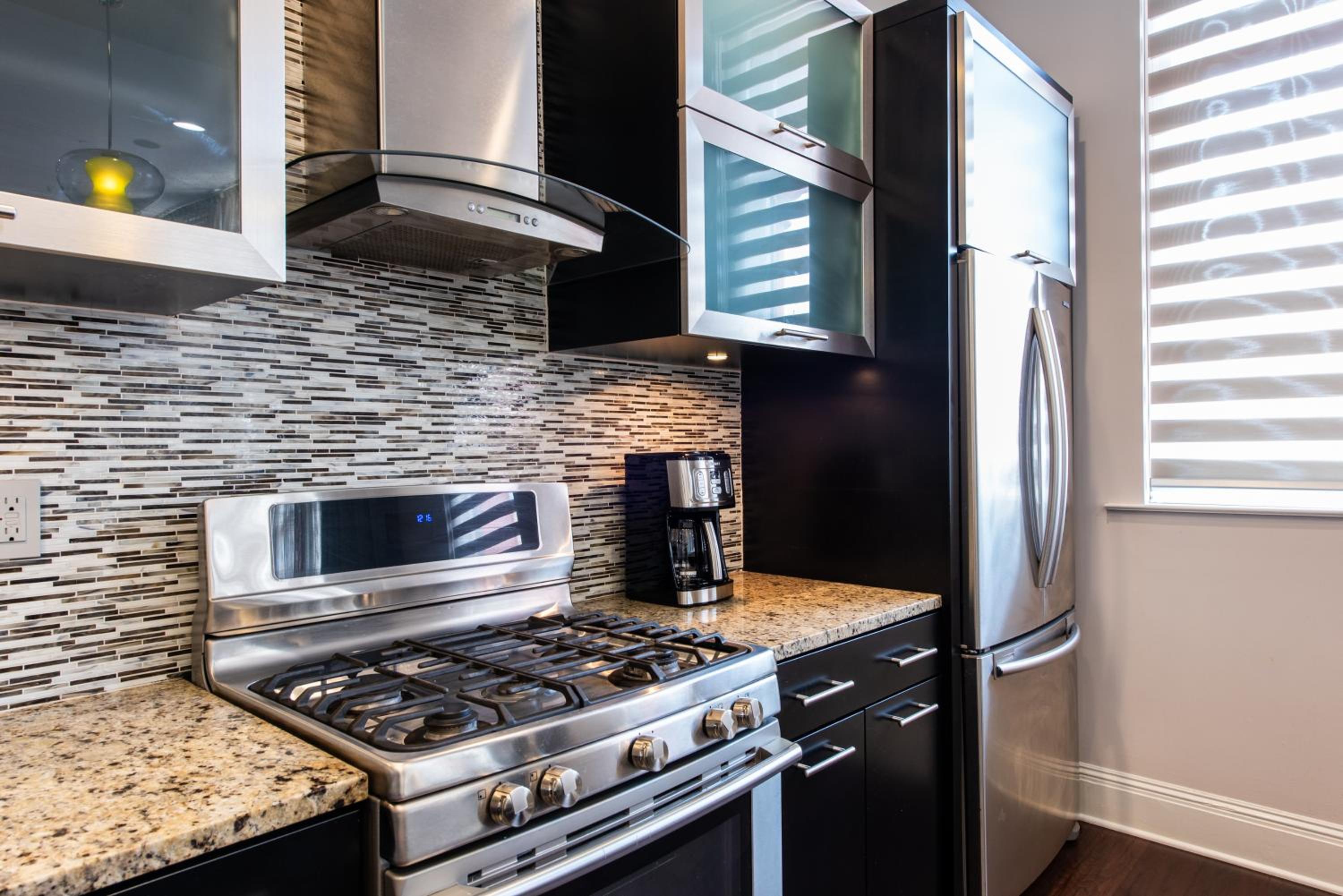 Luxe Louisville Condo~King BR~Near YUM Center