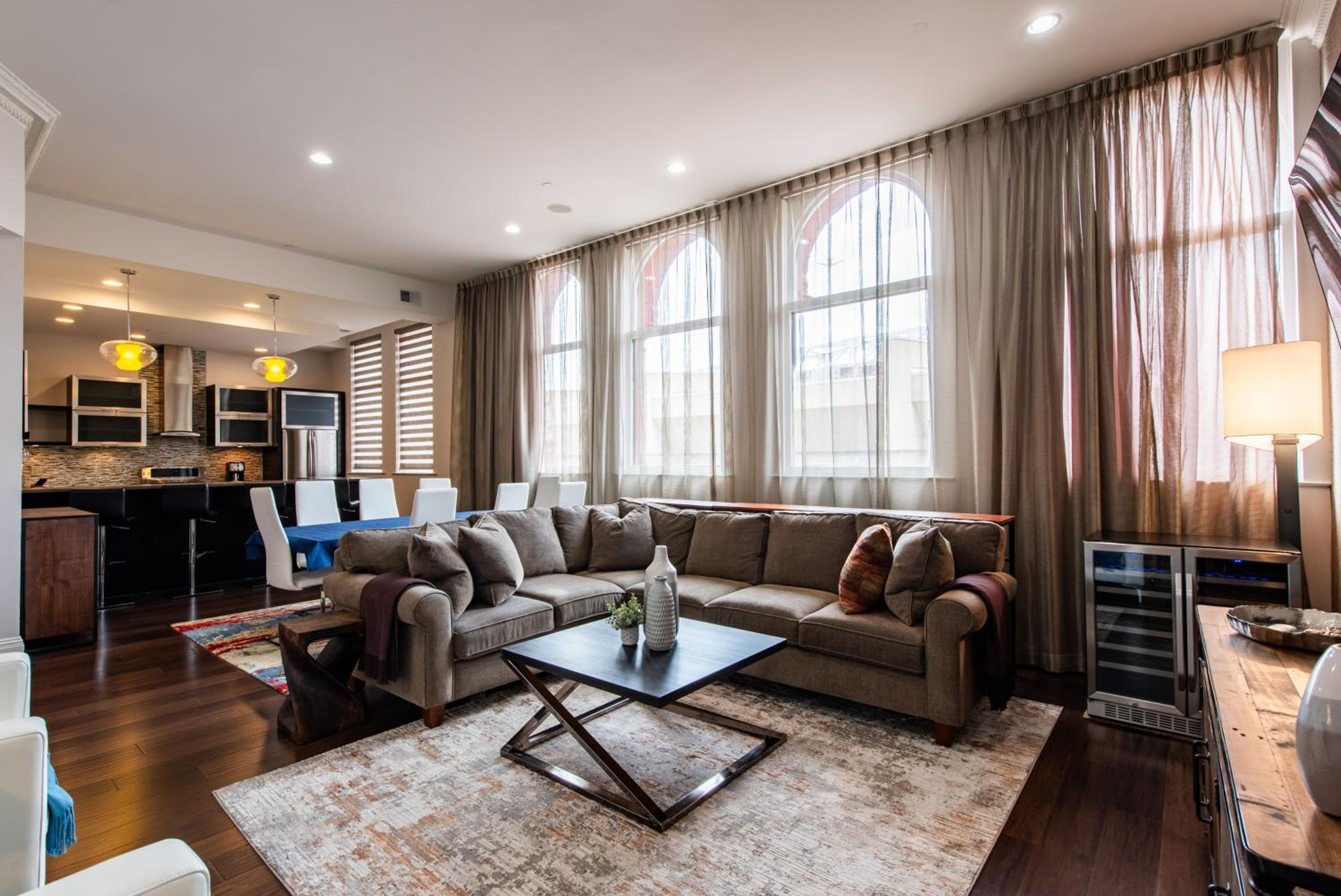 Luxe Louisville Condo~King BR~Near YUM Center