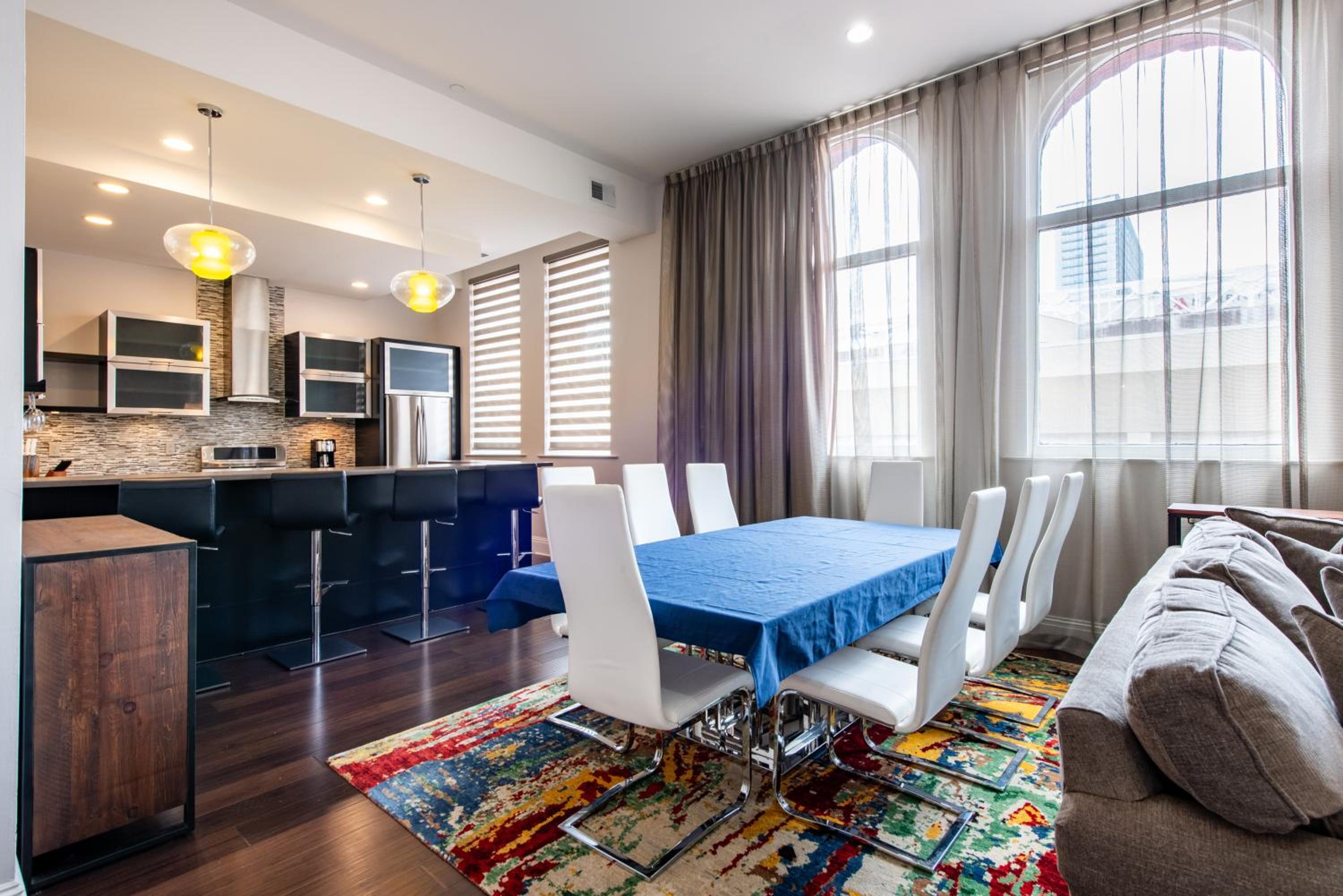 Luxe Louisville Condo~King BR~Near YUM Center