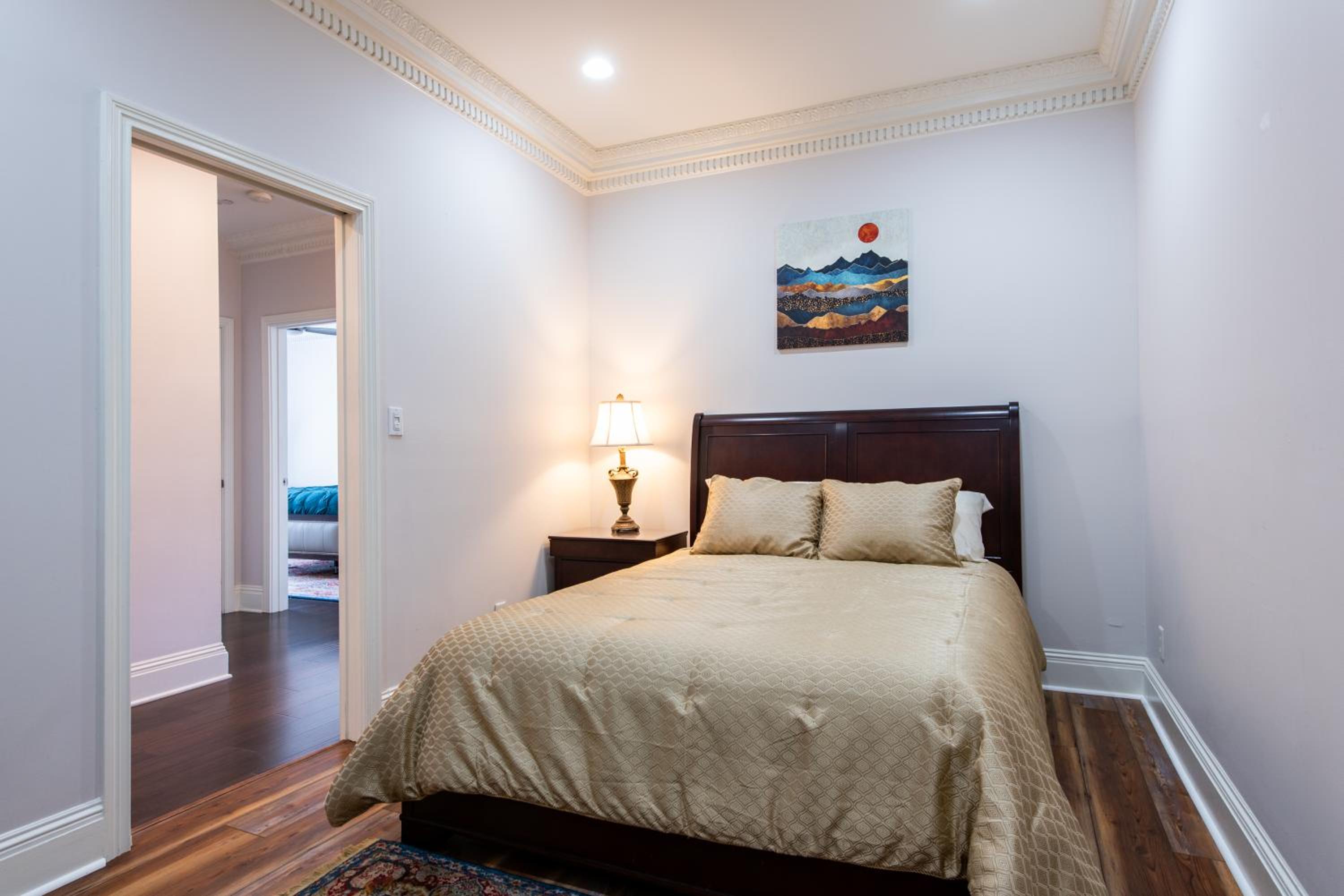 Luxe Louisville Condo~King BR~Near YUM Center