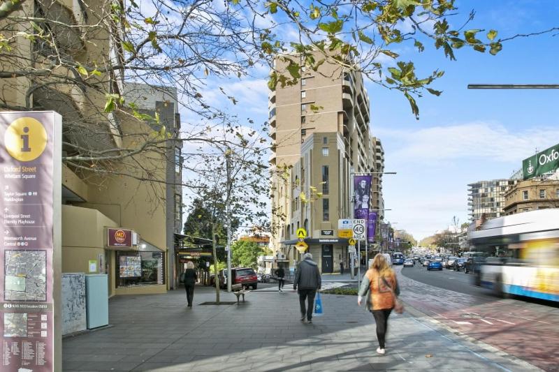 SUPER Location, studio, balcony, AC walk anywhere!!