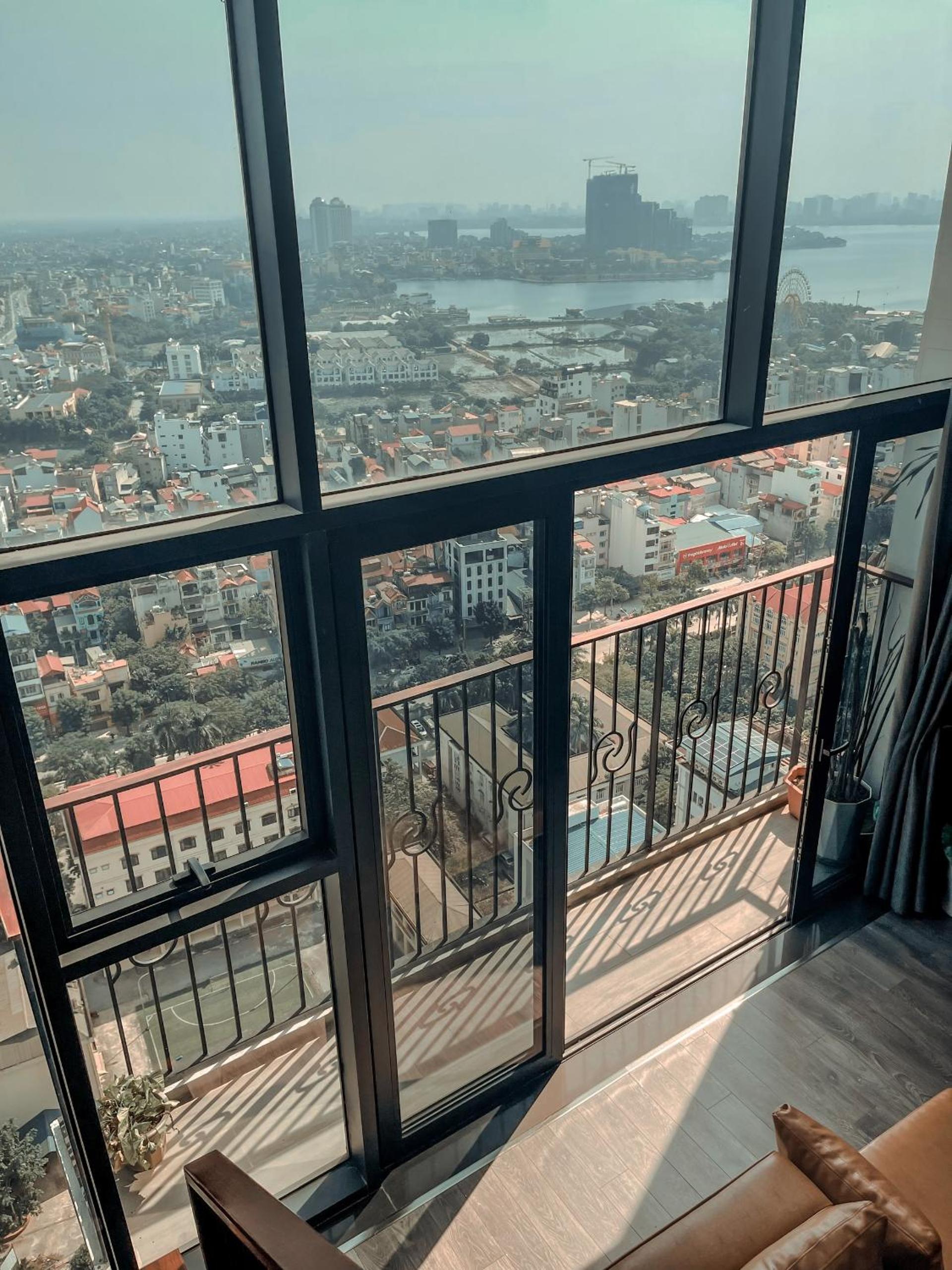 PENTSTUDIO_5Stars_Westlake_Luxury