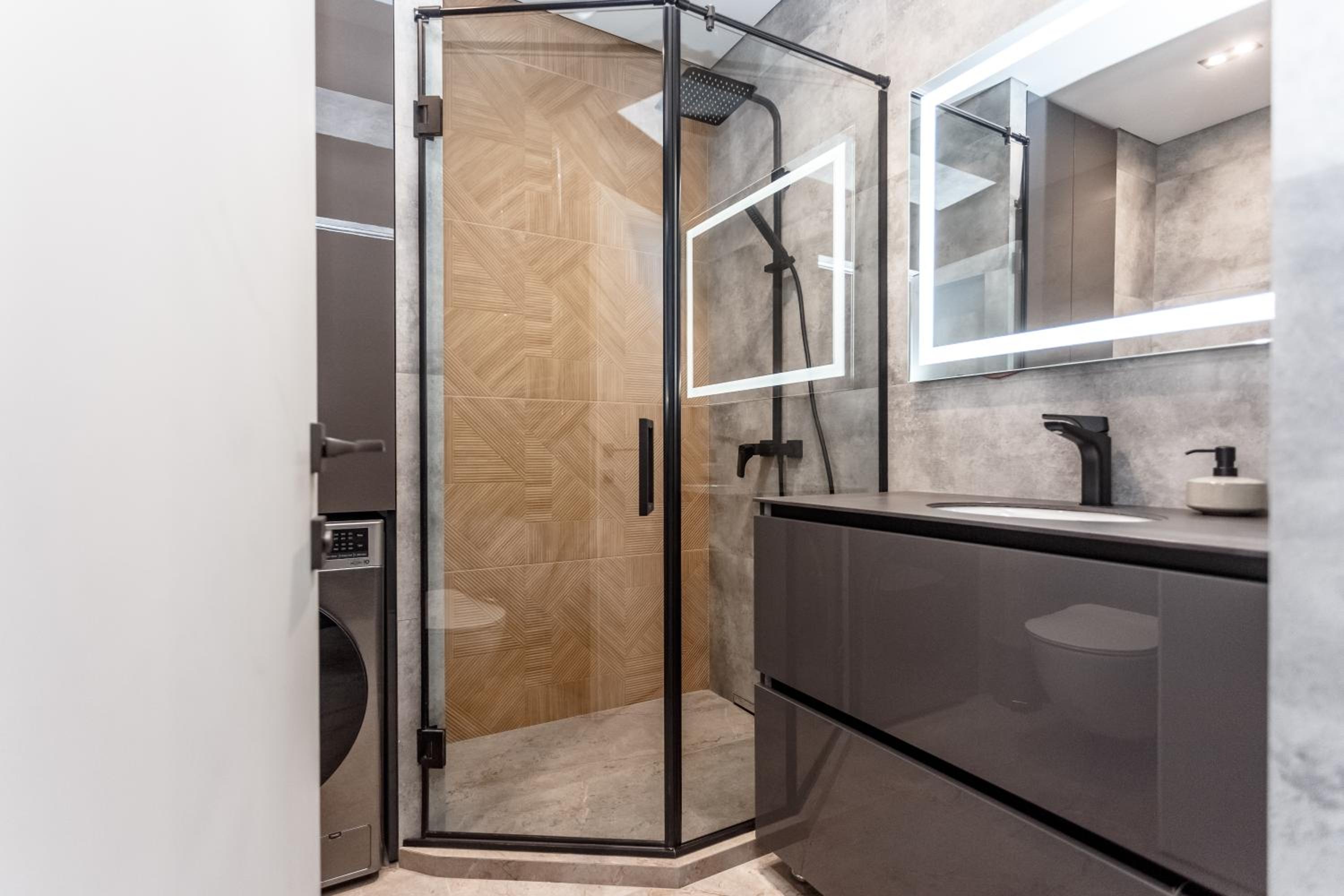 Modern NEW Apart 2 bedroom City Center view 4