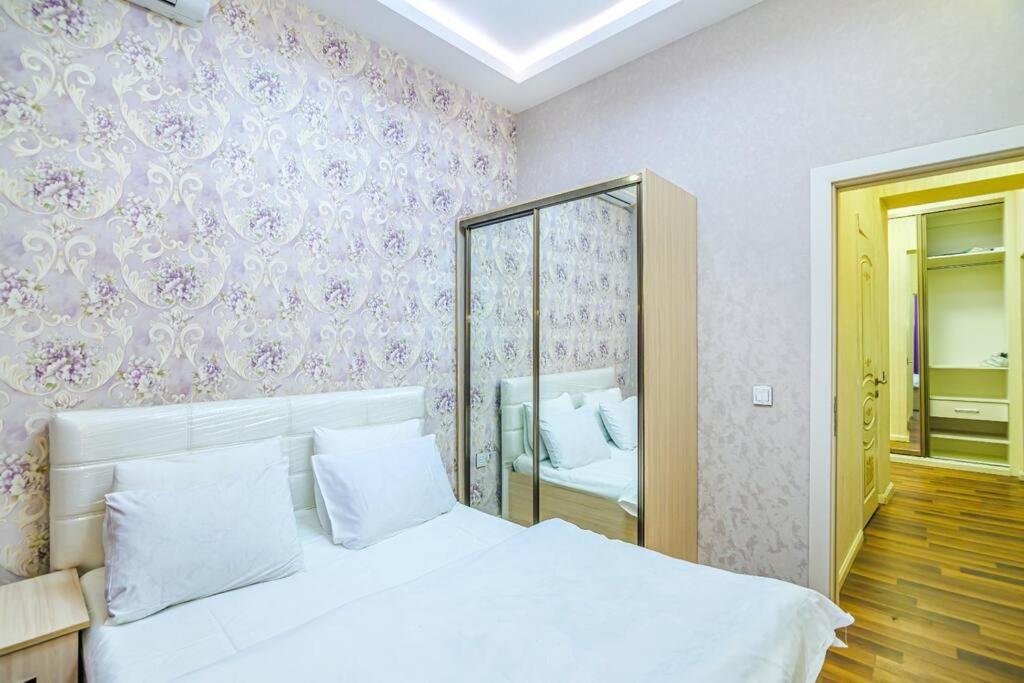 Baku Apartment Kolorit Nizami str,