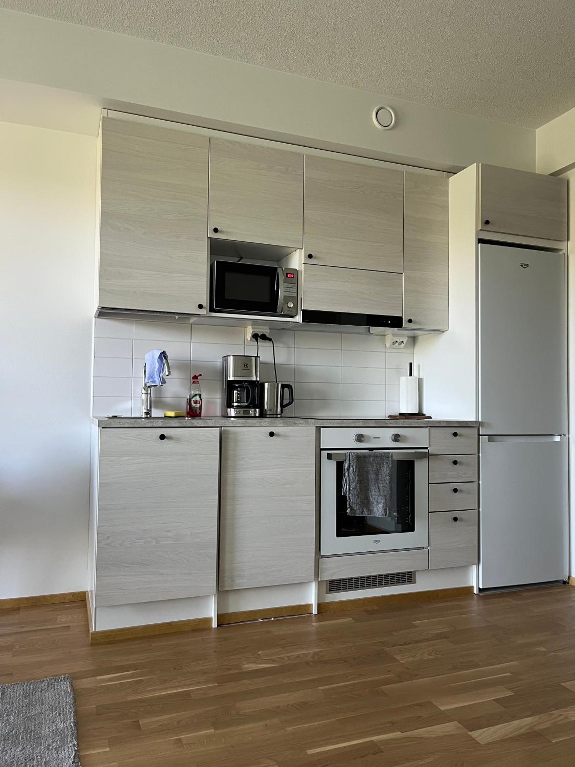 Helsinki Espoo Bright apartment /w big balcony close to Aalto University and metro view 4