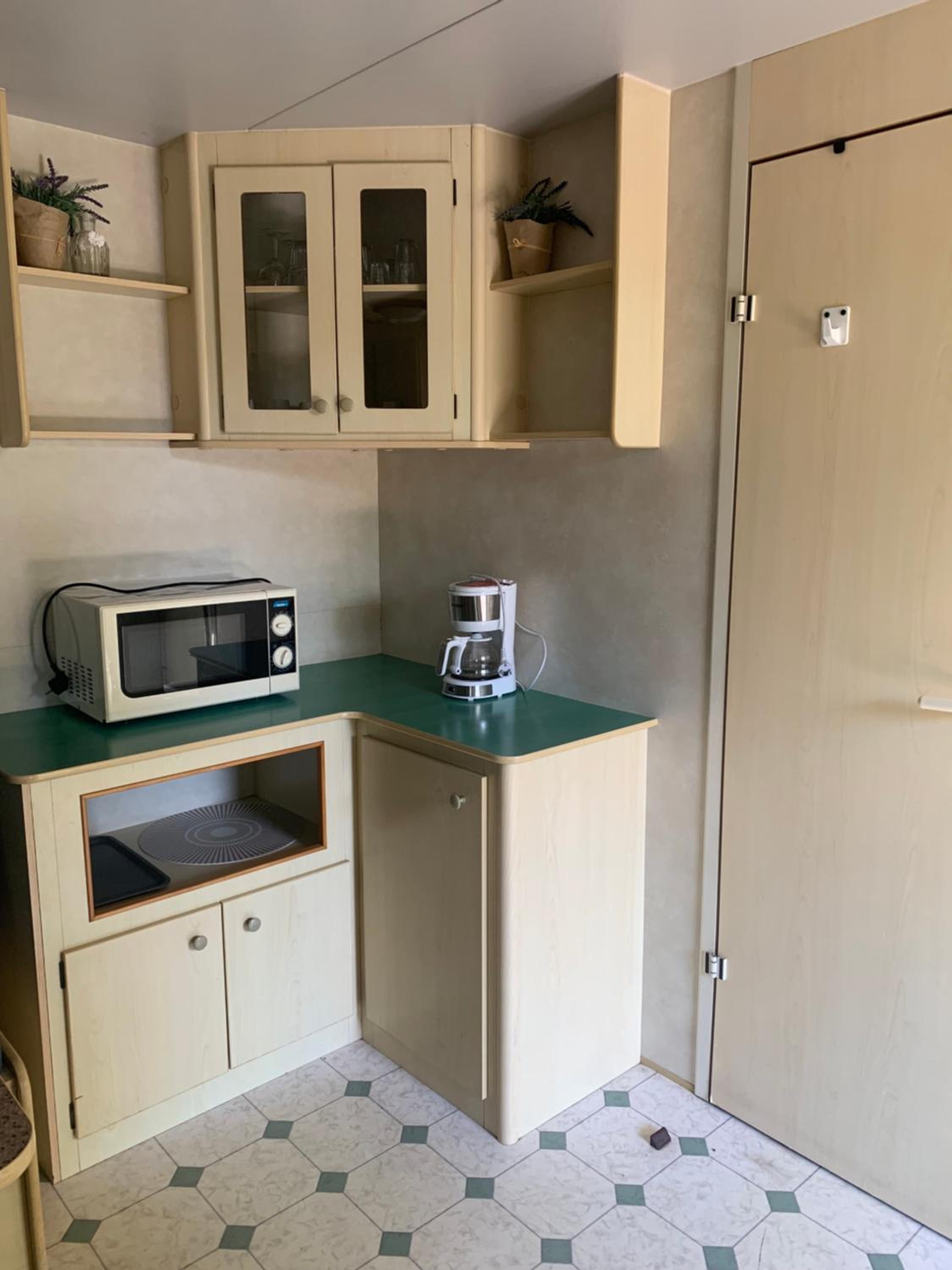 Comfortabele familie chalets met veranda incl airco dichtbij zee! view 4