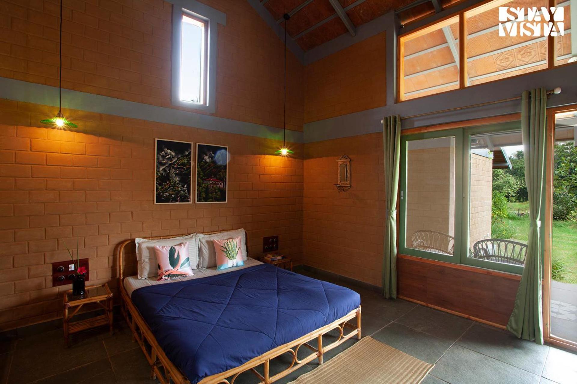StayVista at Sunnyside Farmstay with Bonfire & Lawn