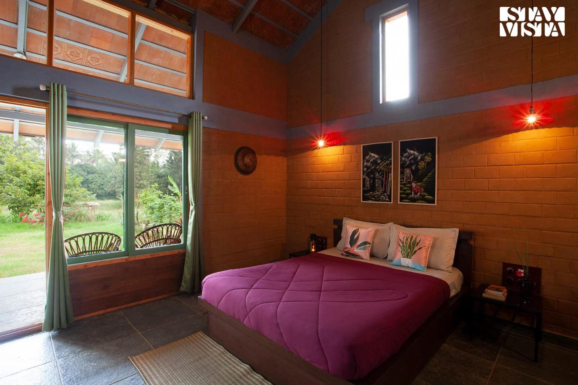 StayVista at Sunnyside Farmstay with Bonfire & Lawn