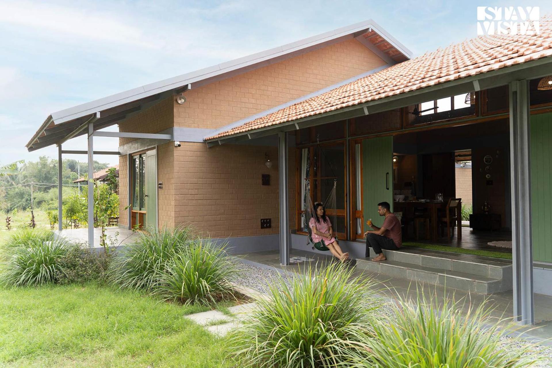 StayVista at Sunnyside Farmstay with Bonfire & Lawn