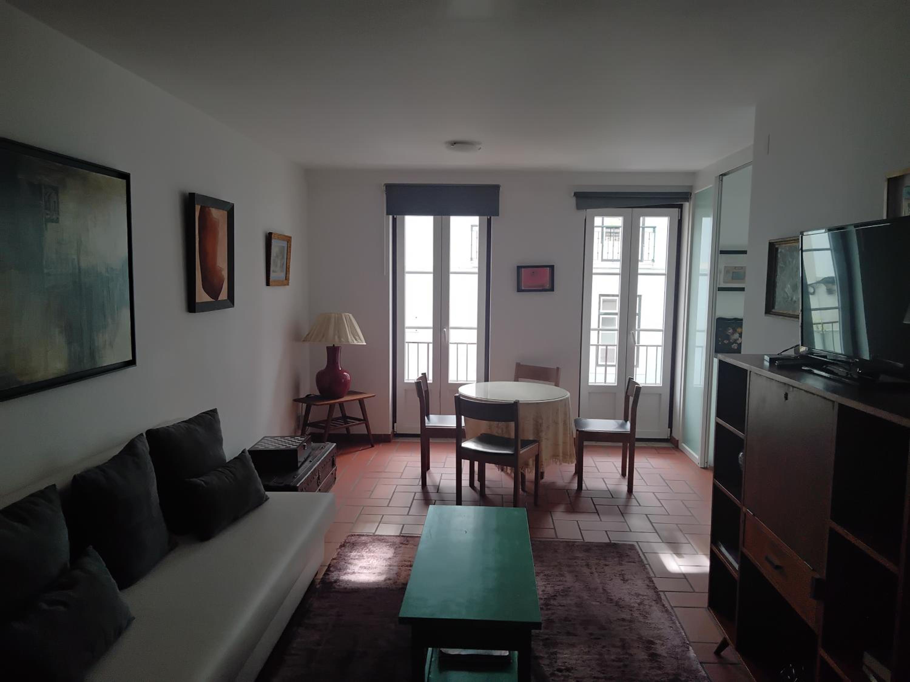 Nice flat historical 2 view 4