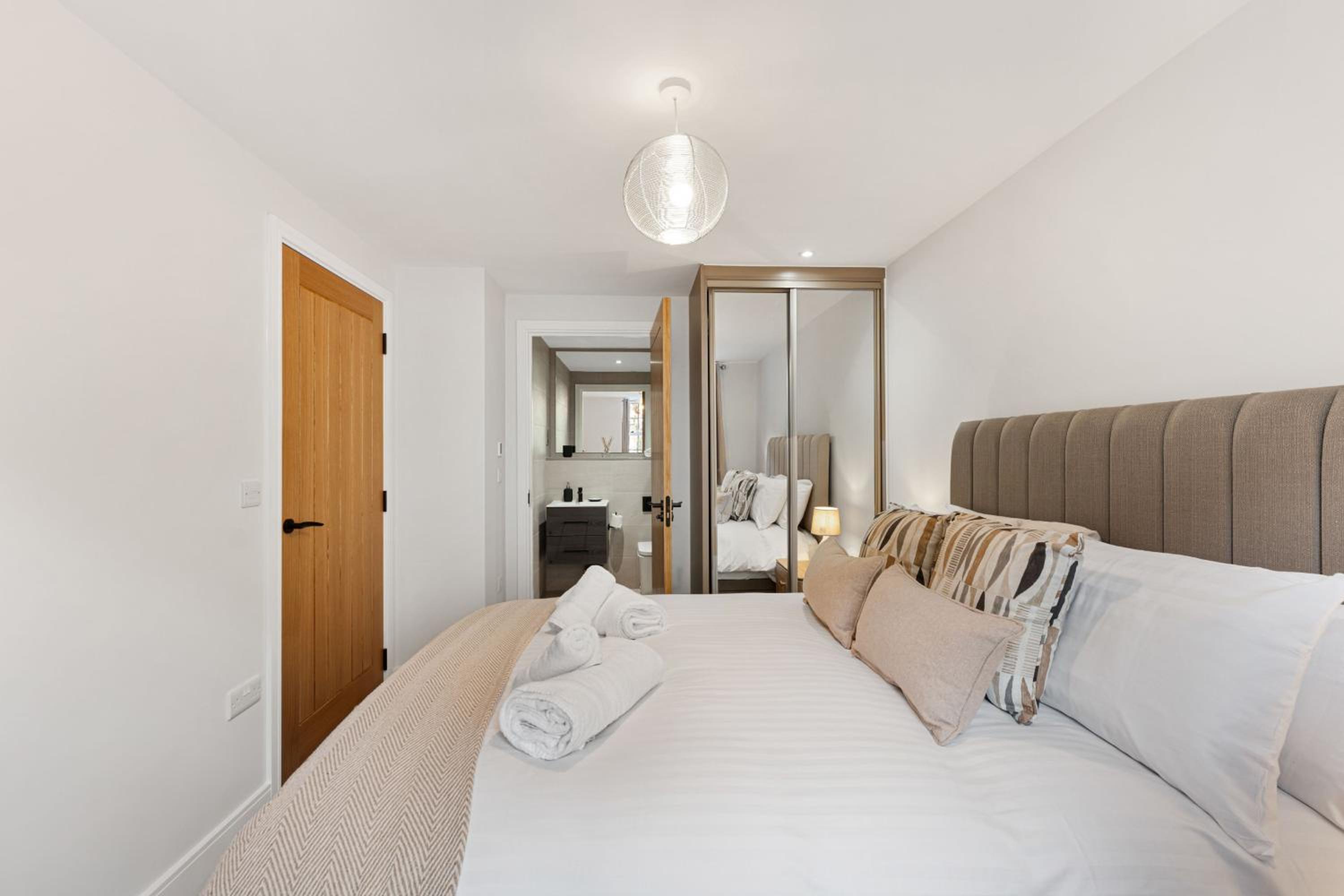 Derwent Suite - Apartment 32 view 5