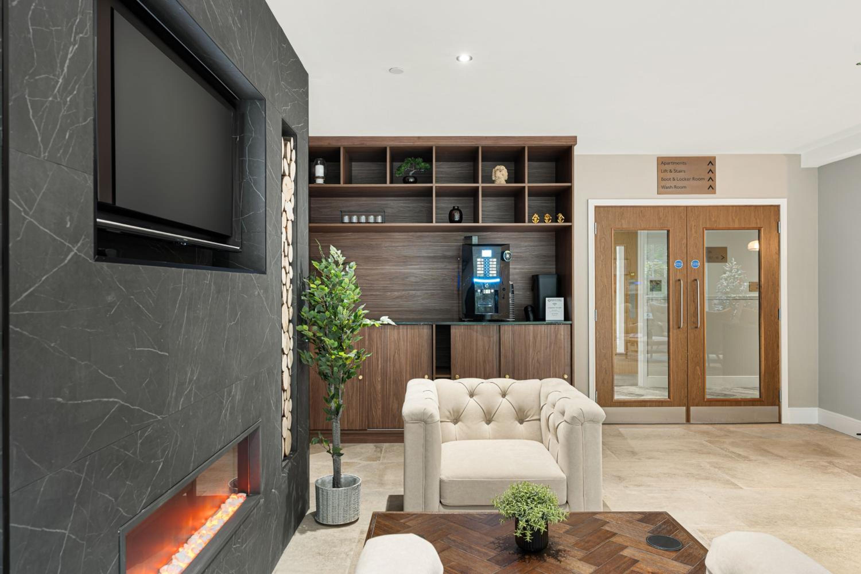 Derwent Suite - Apartment 32 view 3