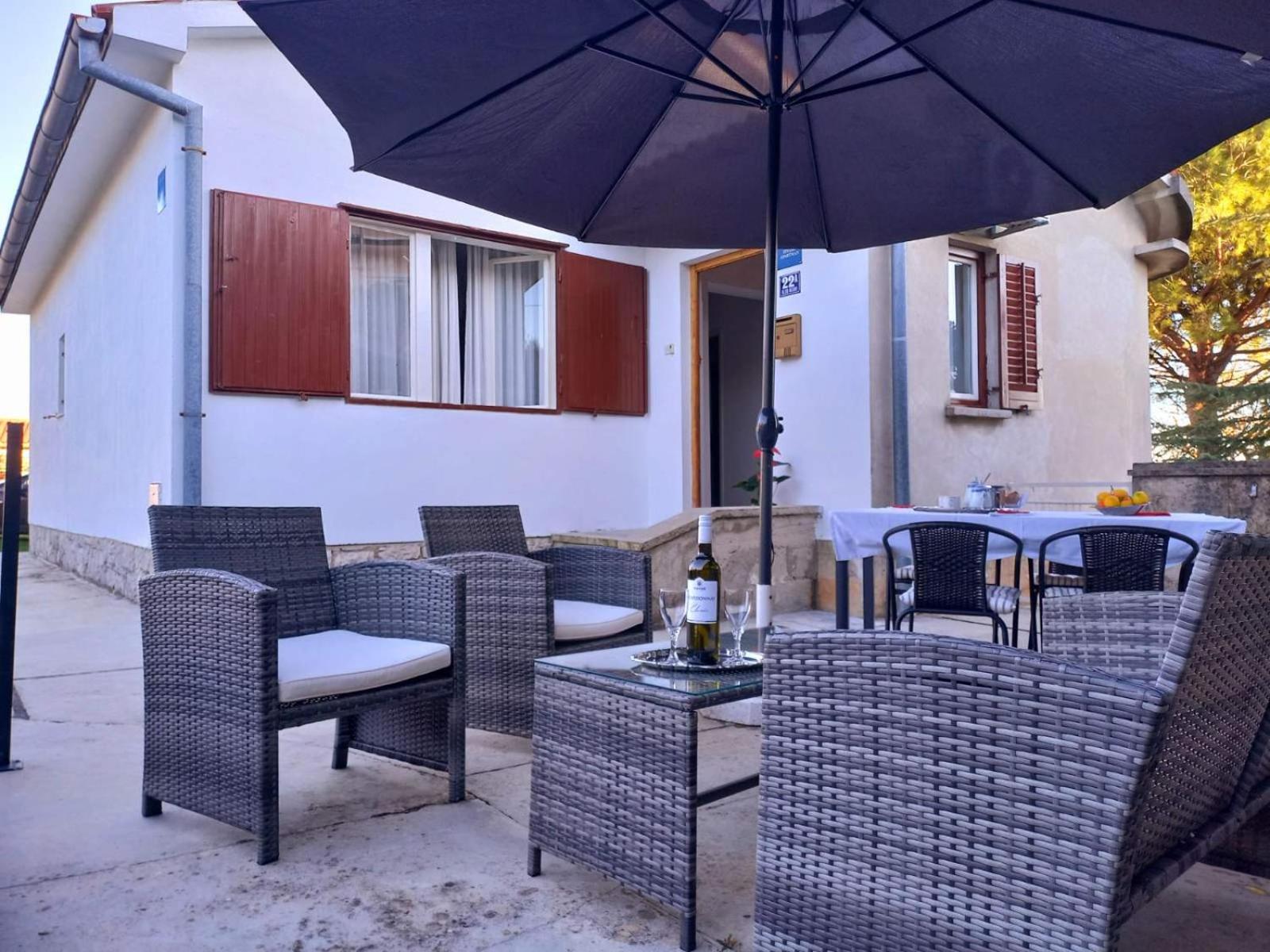 Studio apartman TRE PALME view 3