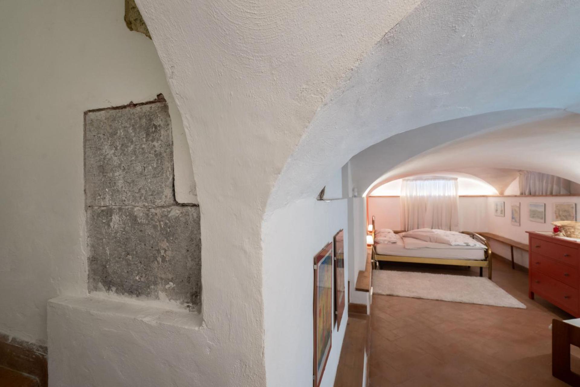 Le volte air conditioned loft