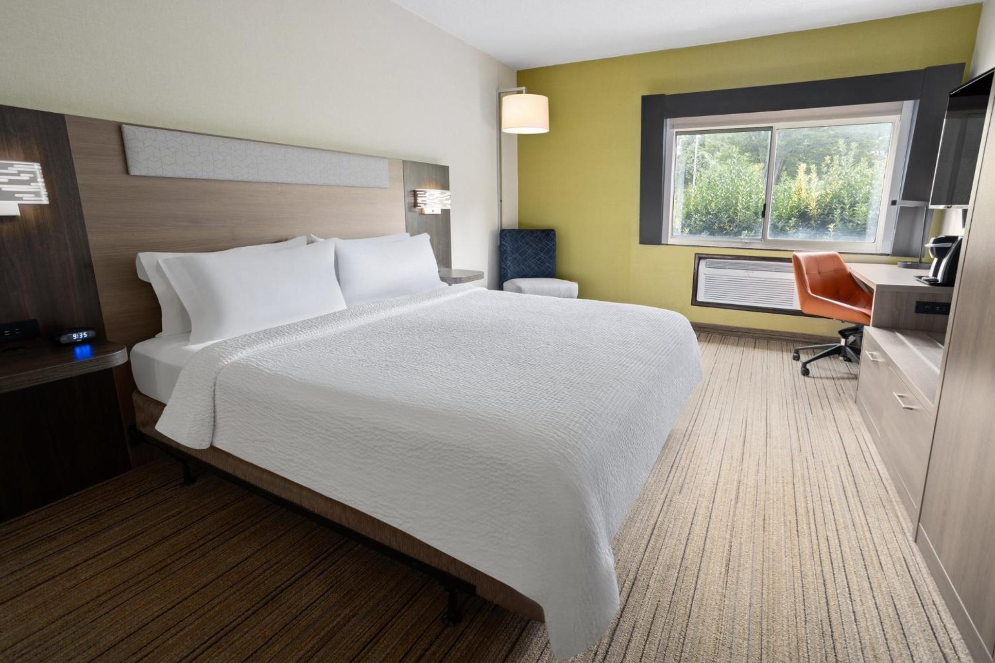 Holiday Inn Express Stony Brook-Long Island, an IHG Hotel - Property Image 11