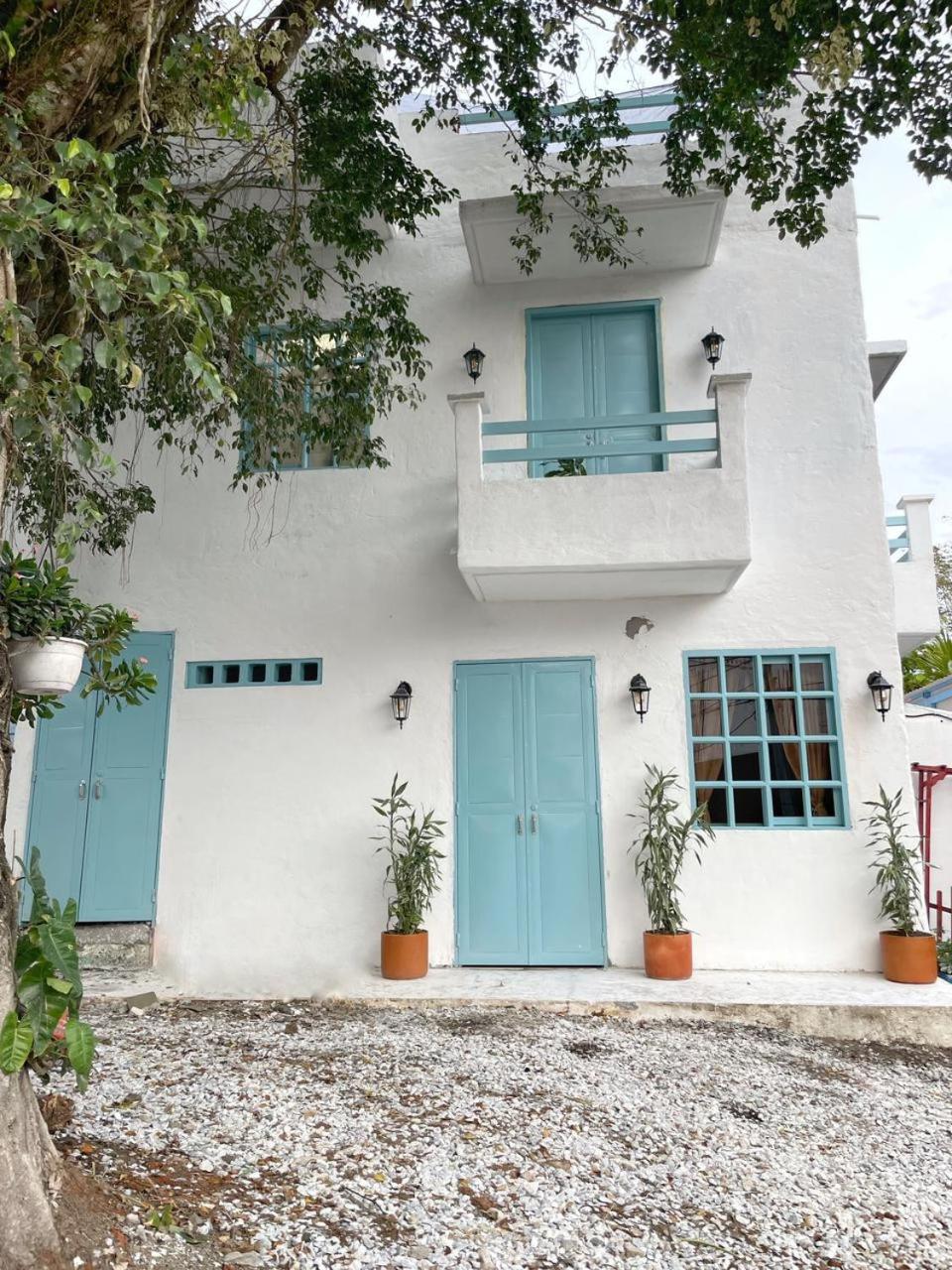 Cabaña Villa Jardín - Aldea Doradal - Santorini Colombiano