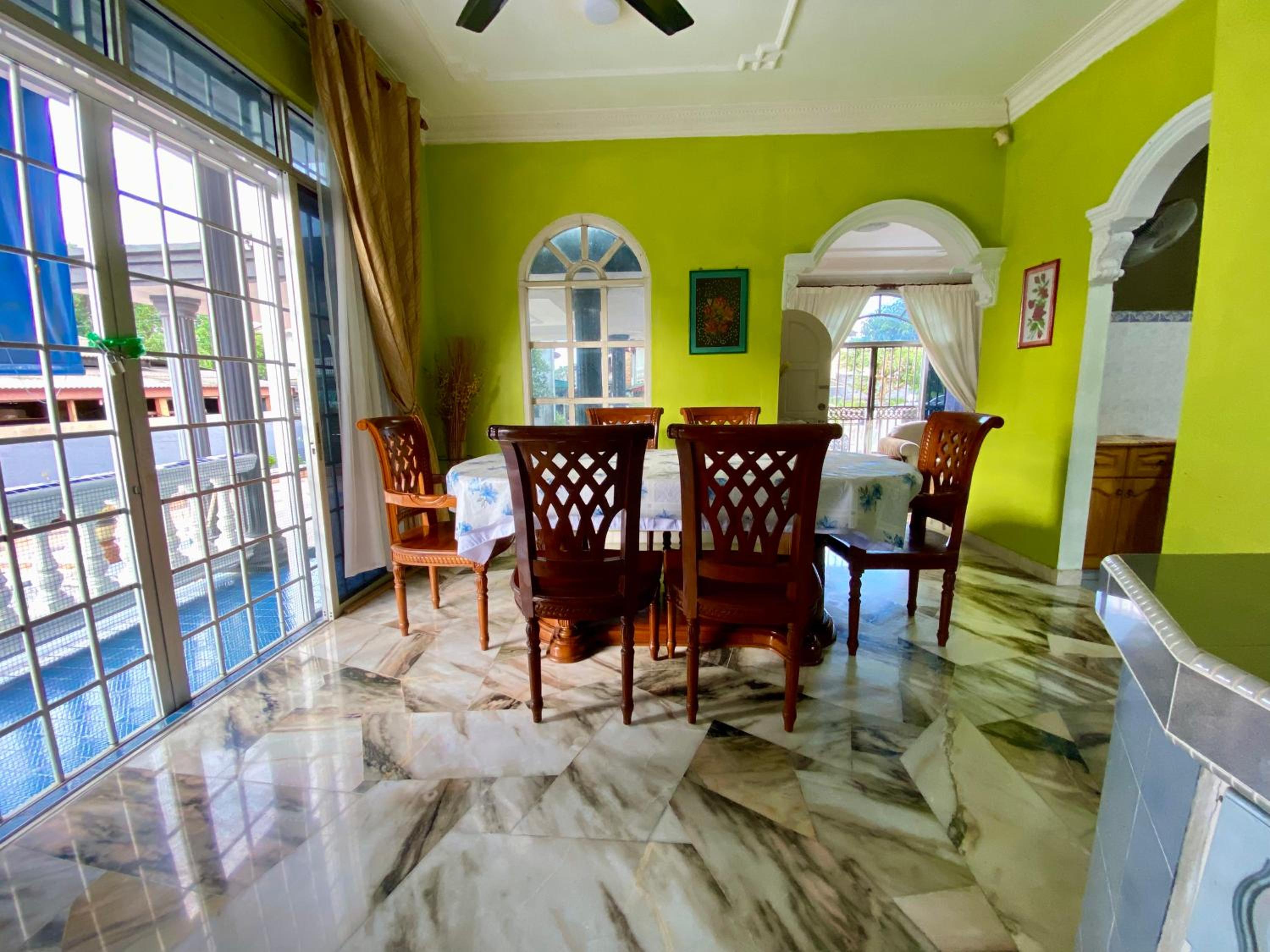 A&S Berkat Homestay - For Islam Only