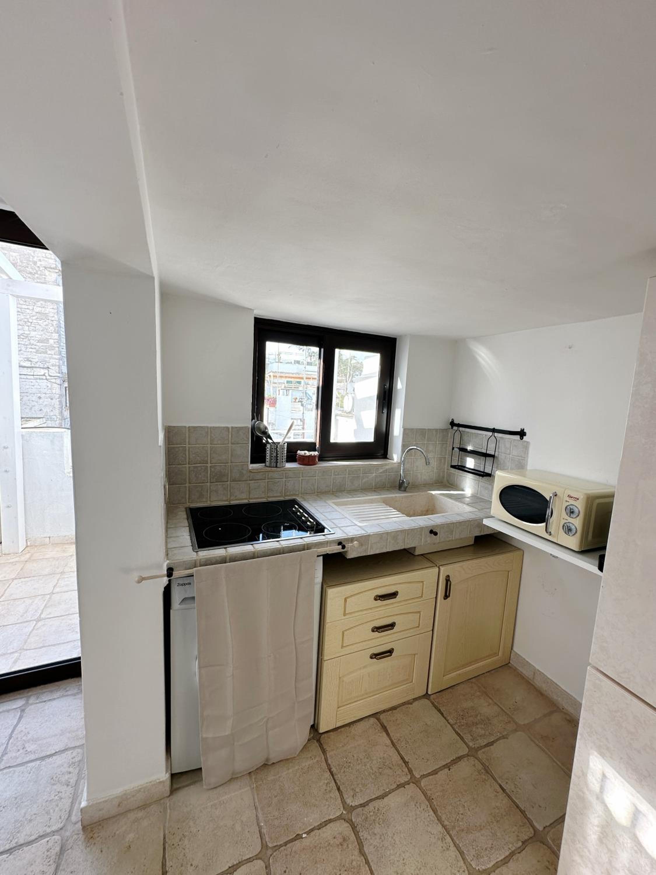 Angolo Vista Mare en Ostuni — kitchen