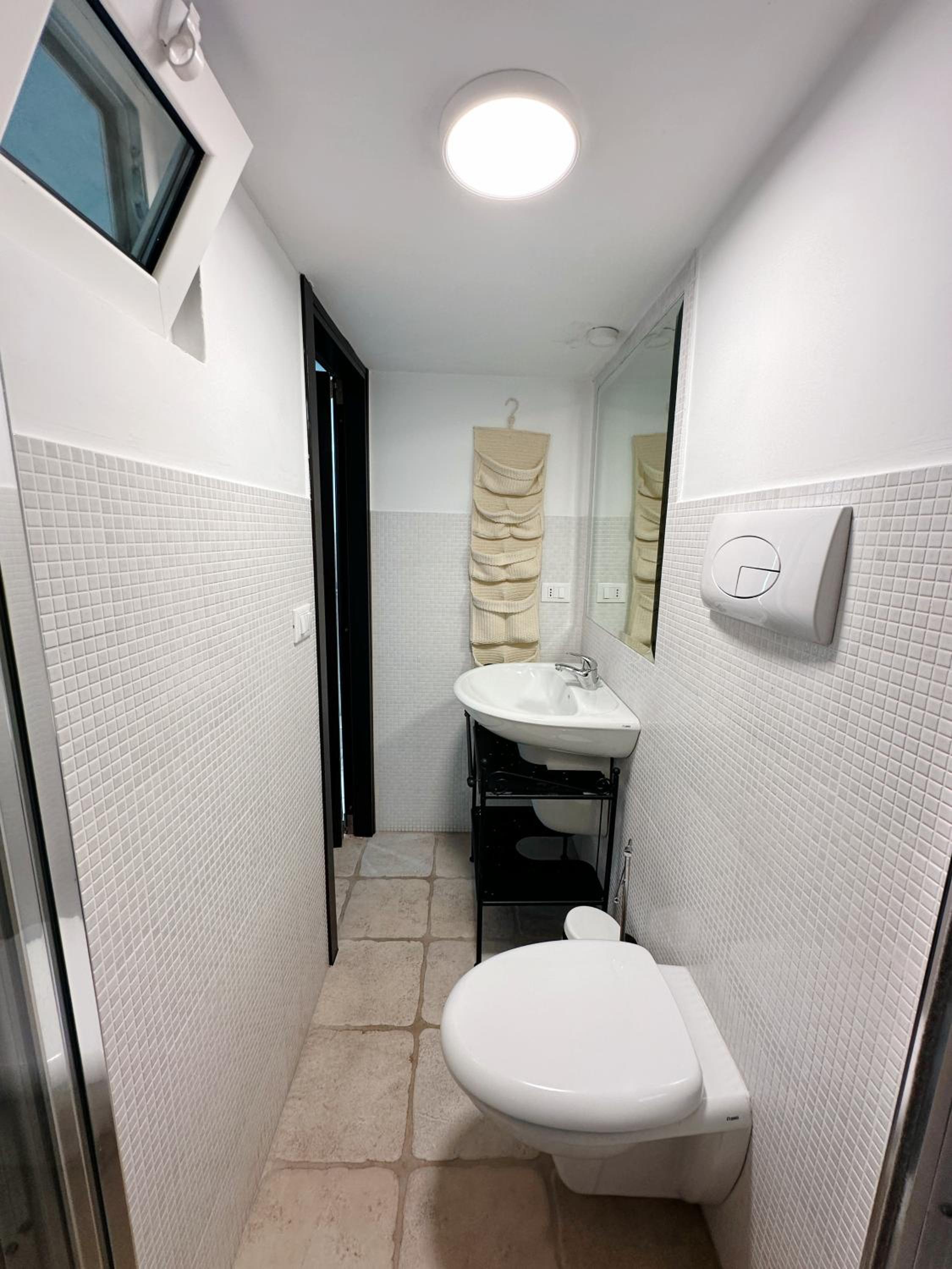 Angolo Vista Mare en Ostuni — bathroom