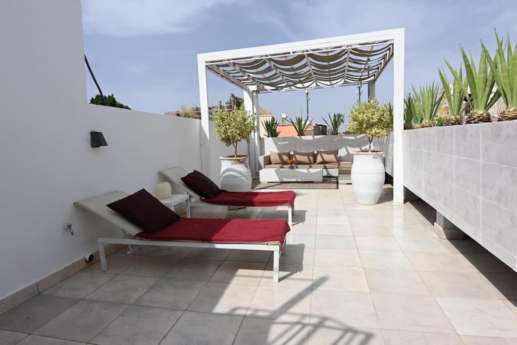 Riad avec piscine - Wifi- petit déjeuner - Bon Emplacement