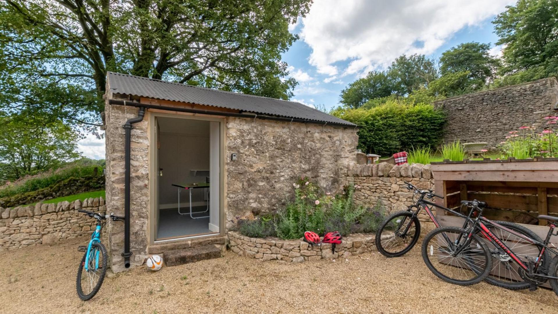 3 Bed in Grange Mill oc-dcspr