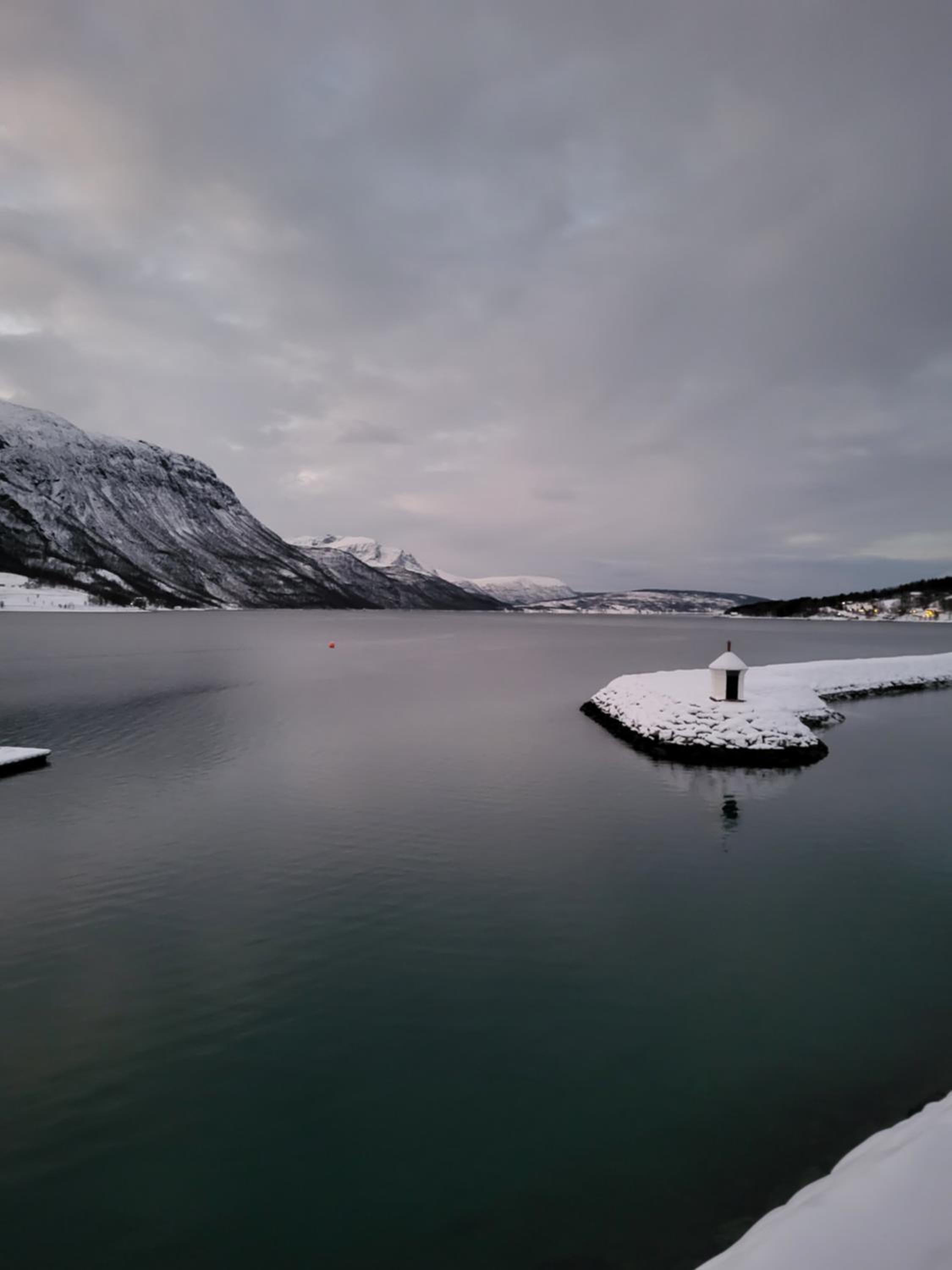 Arctic Sealodge Malangen cabin 4 Sæterbergan view 2