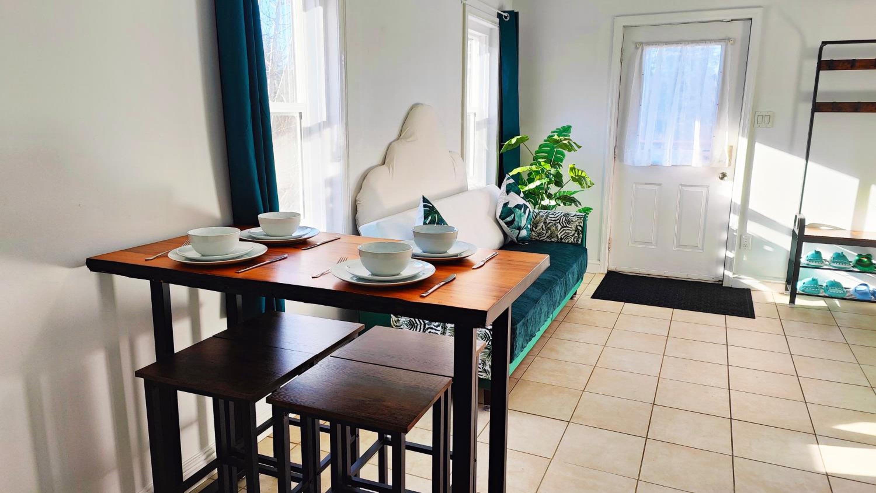 Fresh & Bright Private Suite