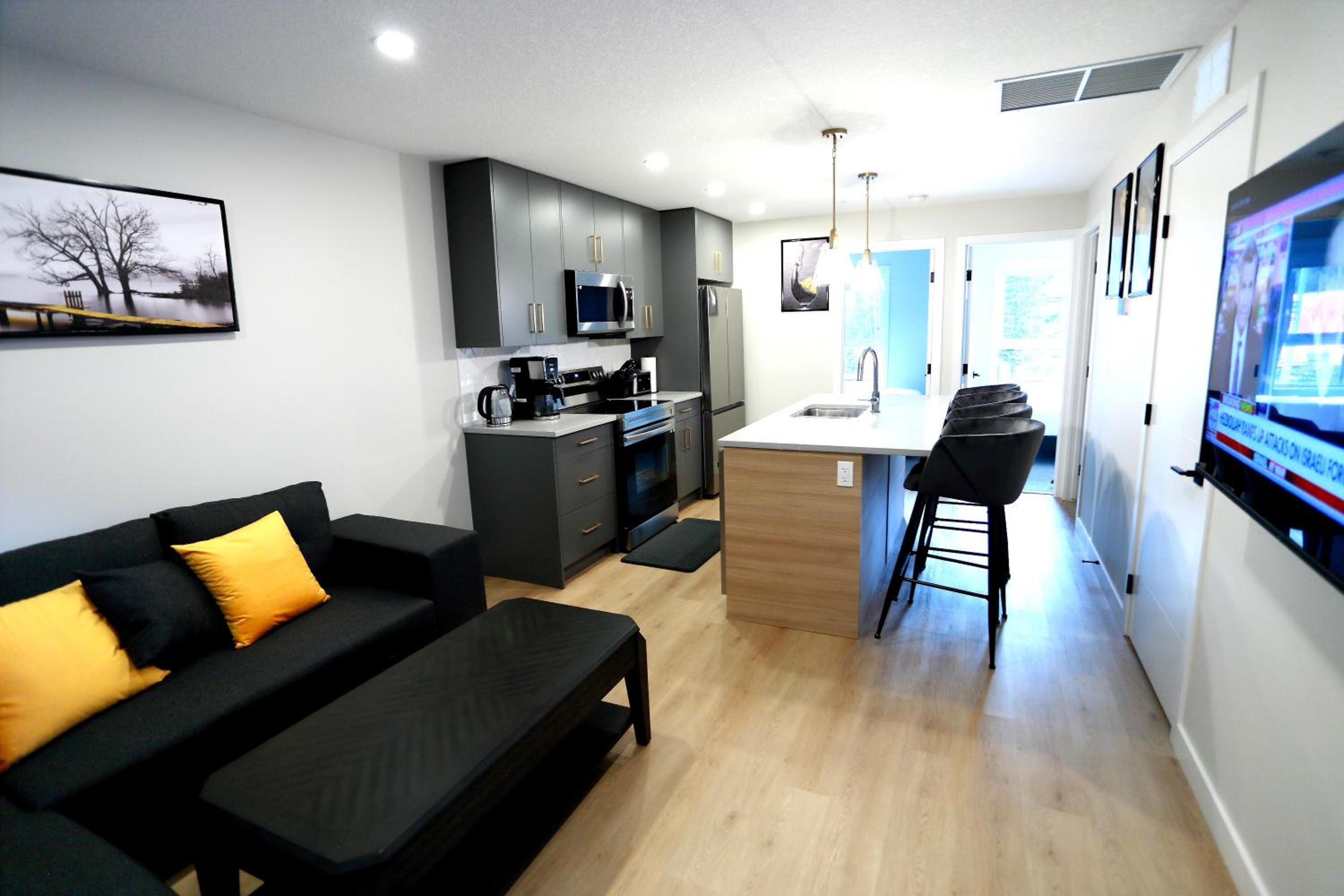 Brand New 2BR Condo with Outdoor Swimming Pool and Hot Tub
