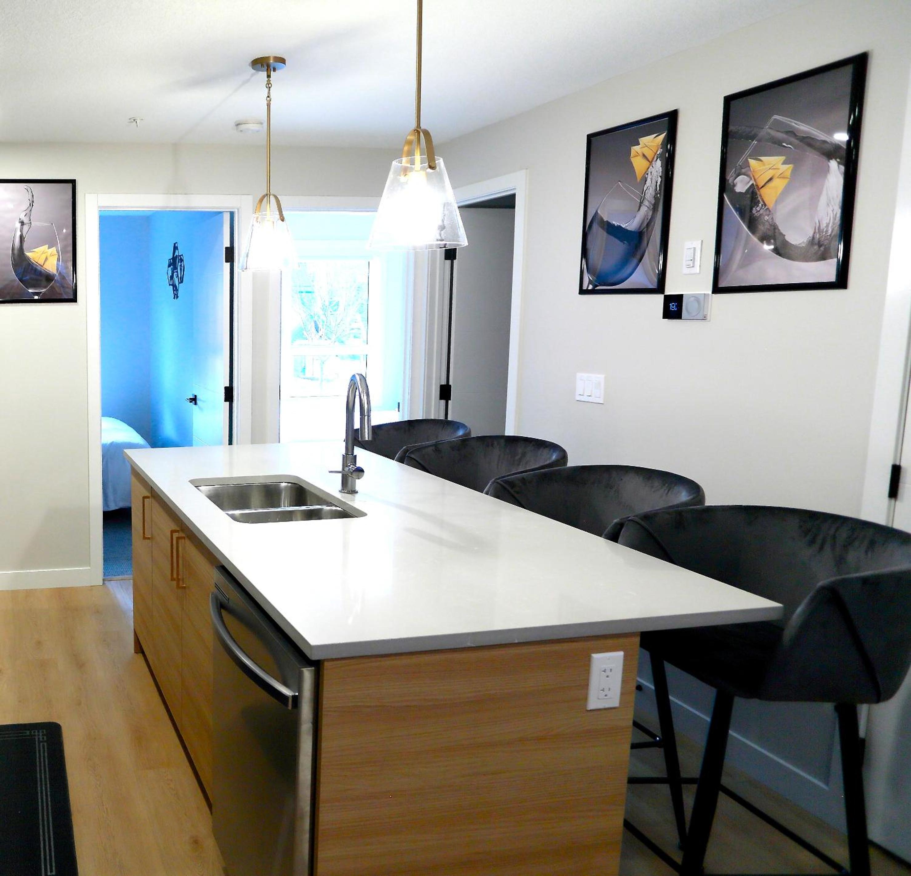 Brand New 2BR Condo with Outdoor Swimming Pool and Hot Tub