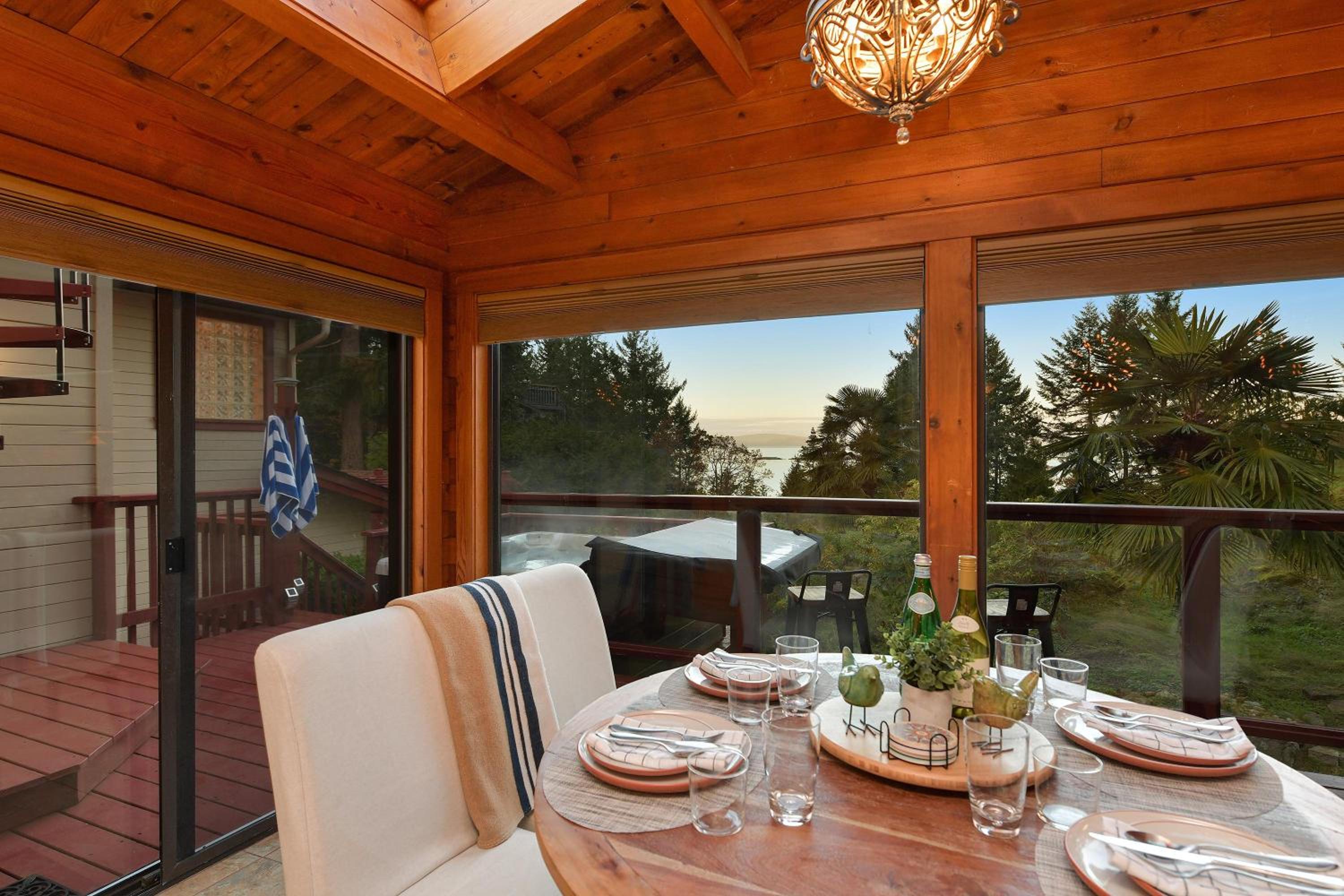 Dolphin House by EMR Vacation Rentals