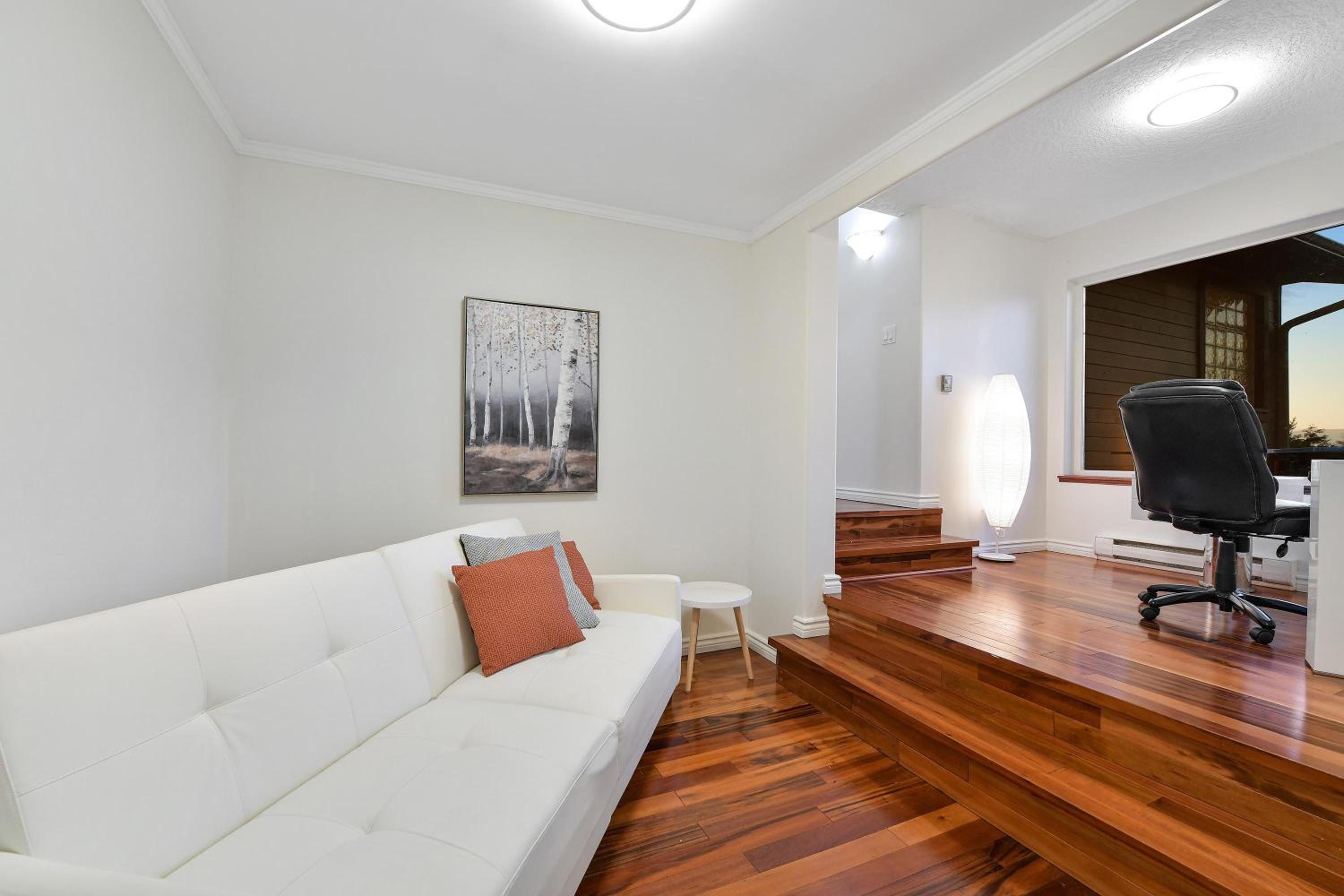 Dolphin House by EMR Vacation Rentals