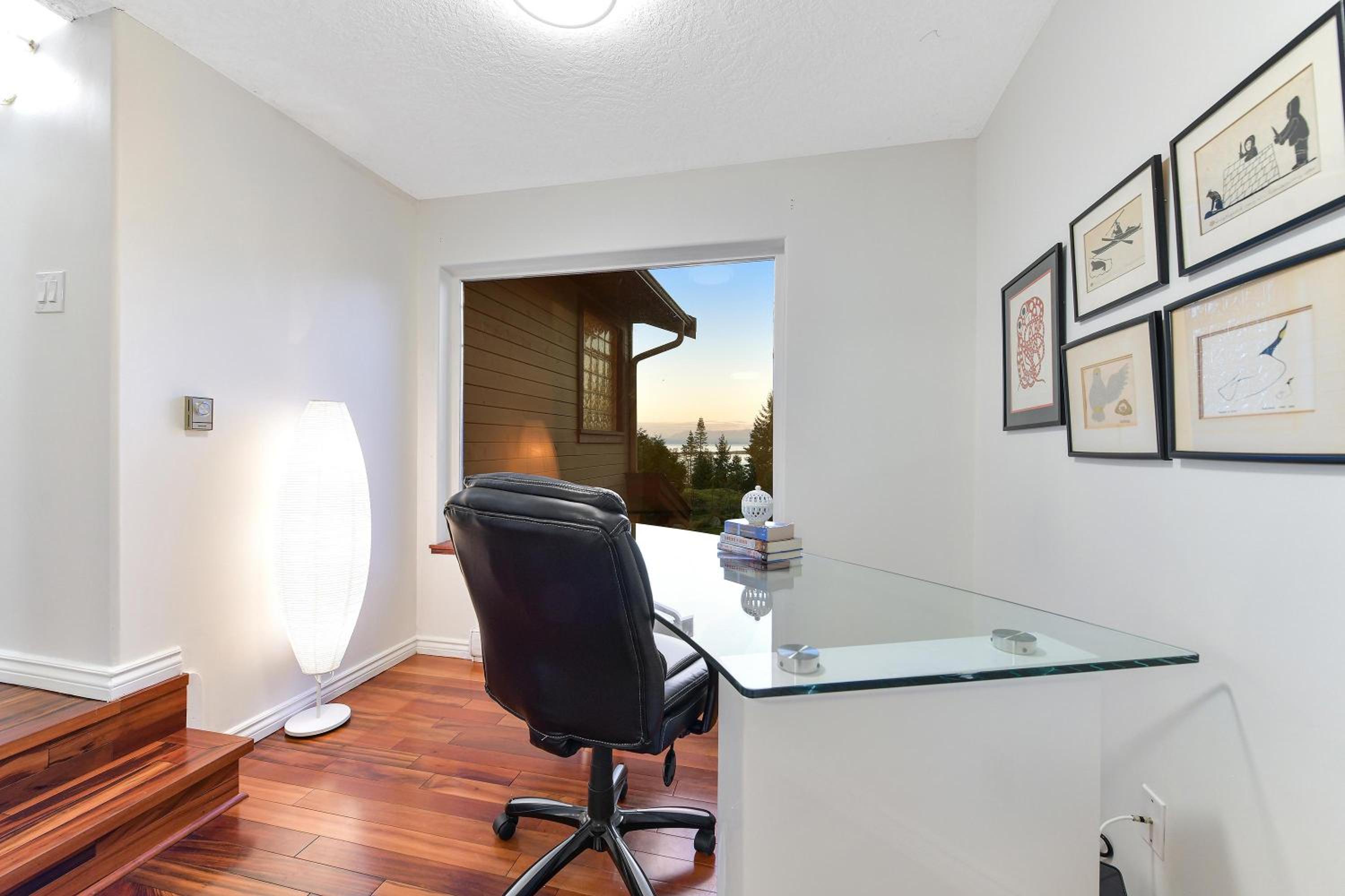 Dolphin House by EMR Vacation Rentals