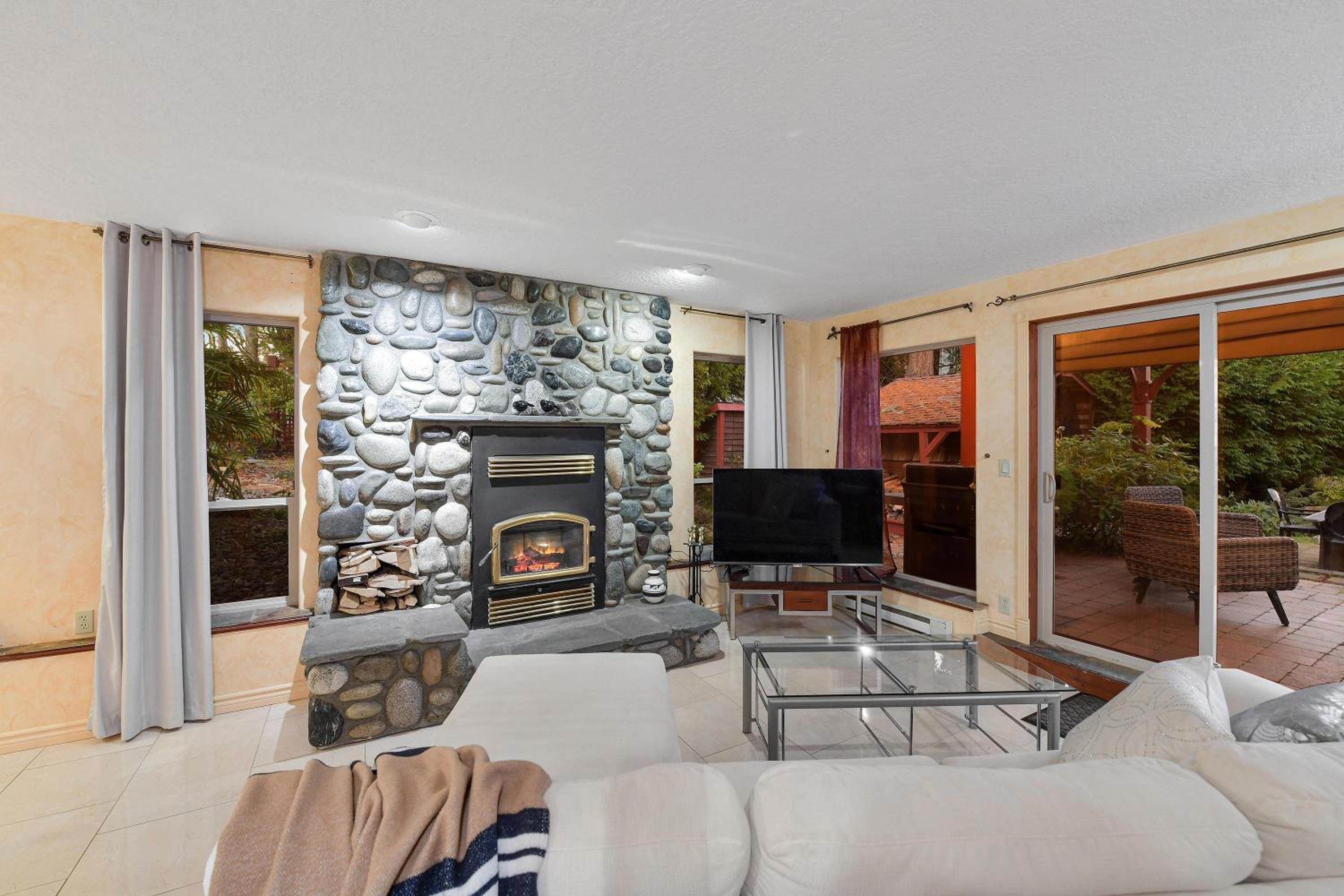 Dolphin House by EMR Vacation Rentals