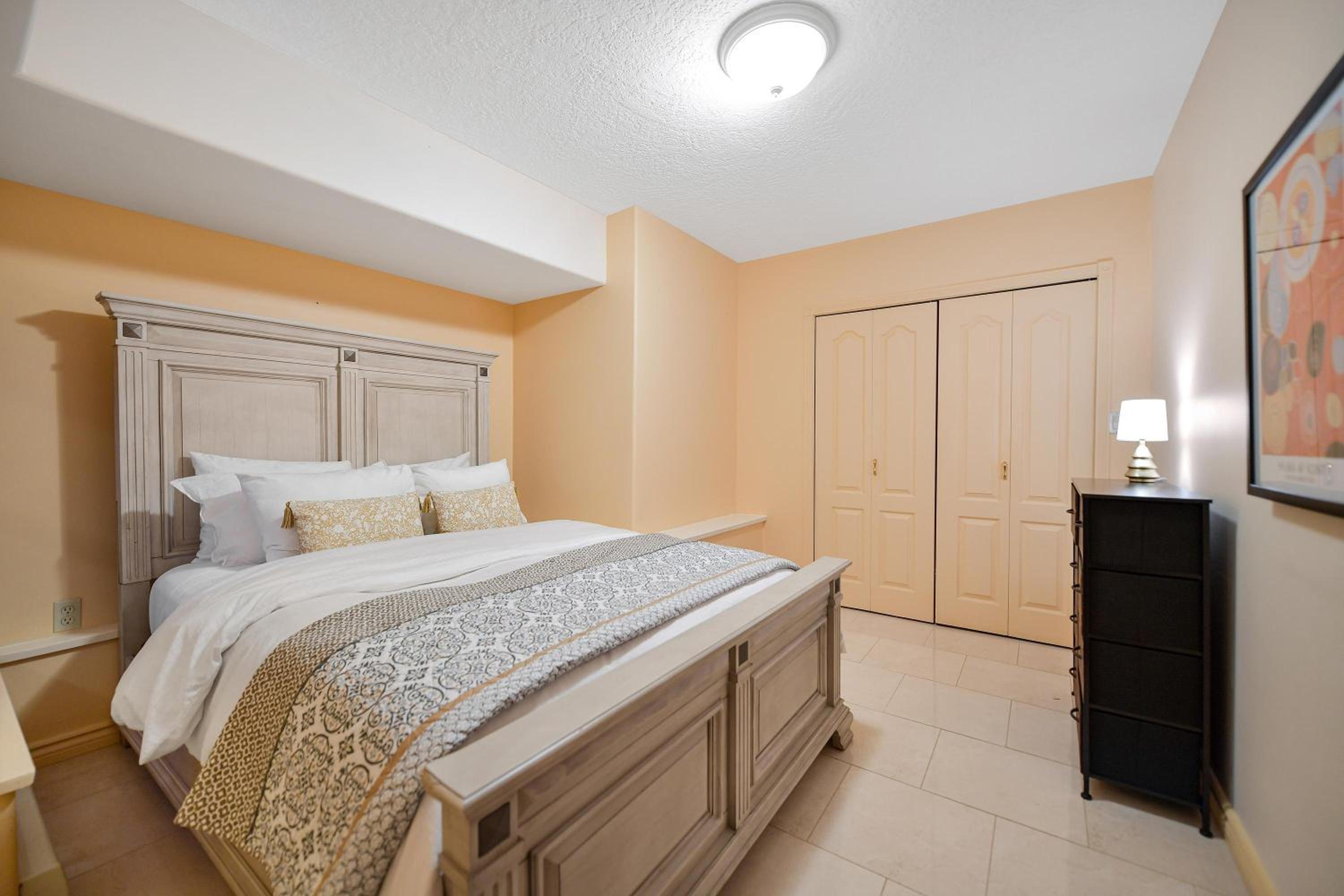 Dolphin House by EMR Vacation Rentals