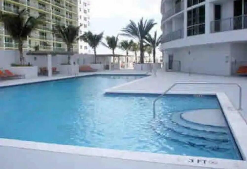 56F 2Bdr PENTHOUSe Mil$ViewBiscaneBayCty FreePKing