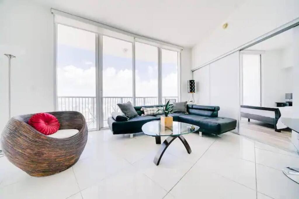 56F 2Bdr PENTHOUSe Mil$ViewBiscaneBayCty FreePKing