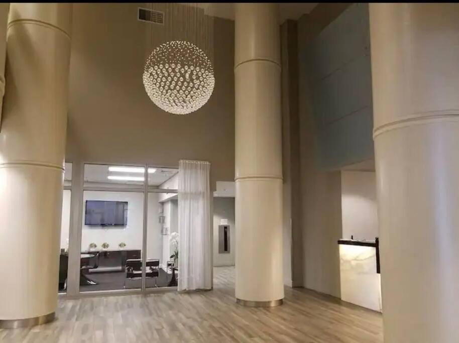 56F 2Bdr PENTHOUSe Mil$ViewBiscaneBayCty FreePKing