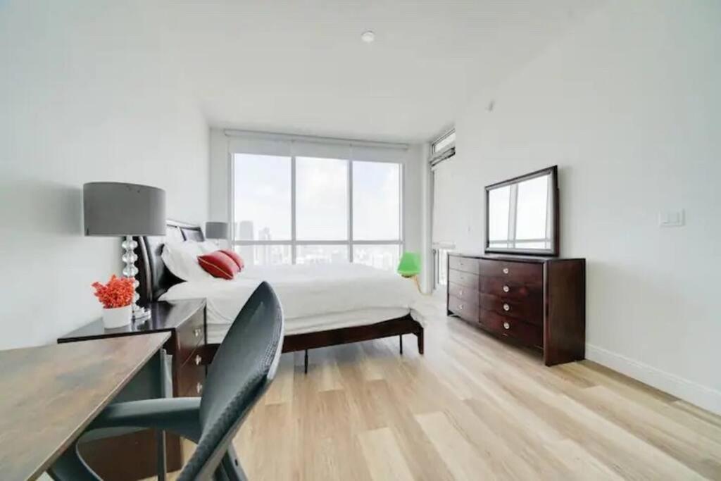 56F 2Bdr PENTHOUSe Mil$ViewBiscaneBayCty FreePKing